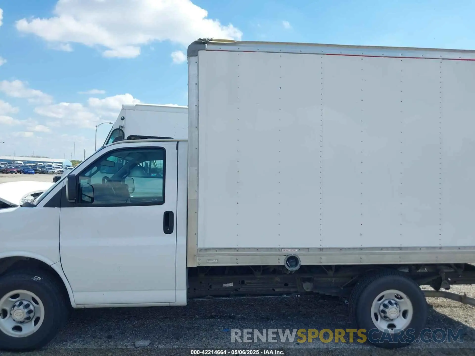 14 Photograph of a damaged car 1GB0GRFP6M1189407 CHEVROLET EXPRESS CUTAWAY 2021
