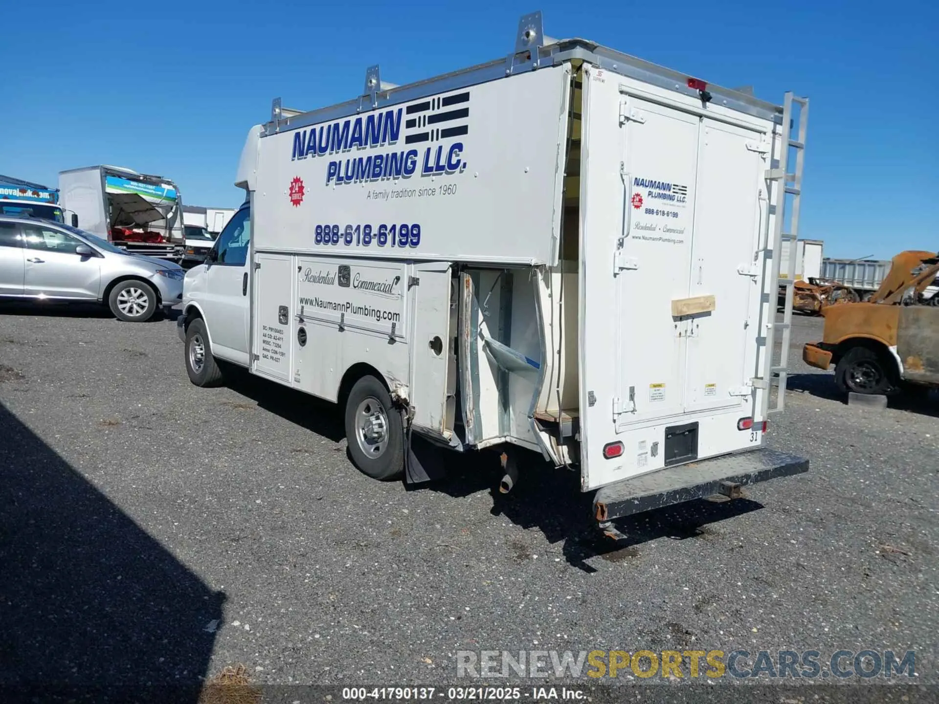 3 Photograph of a damaged car 1GB0GRF7XN1287826 CHEVROLET EXPRESS CUTAWAY 2022