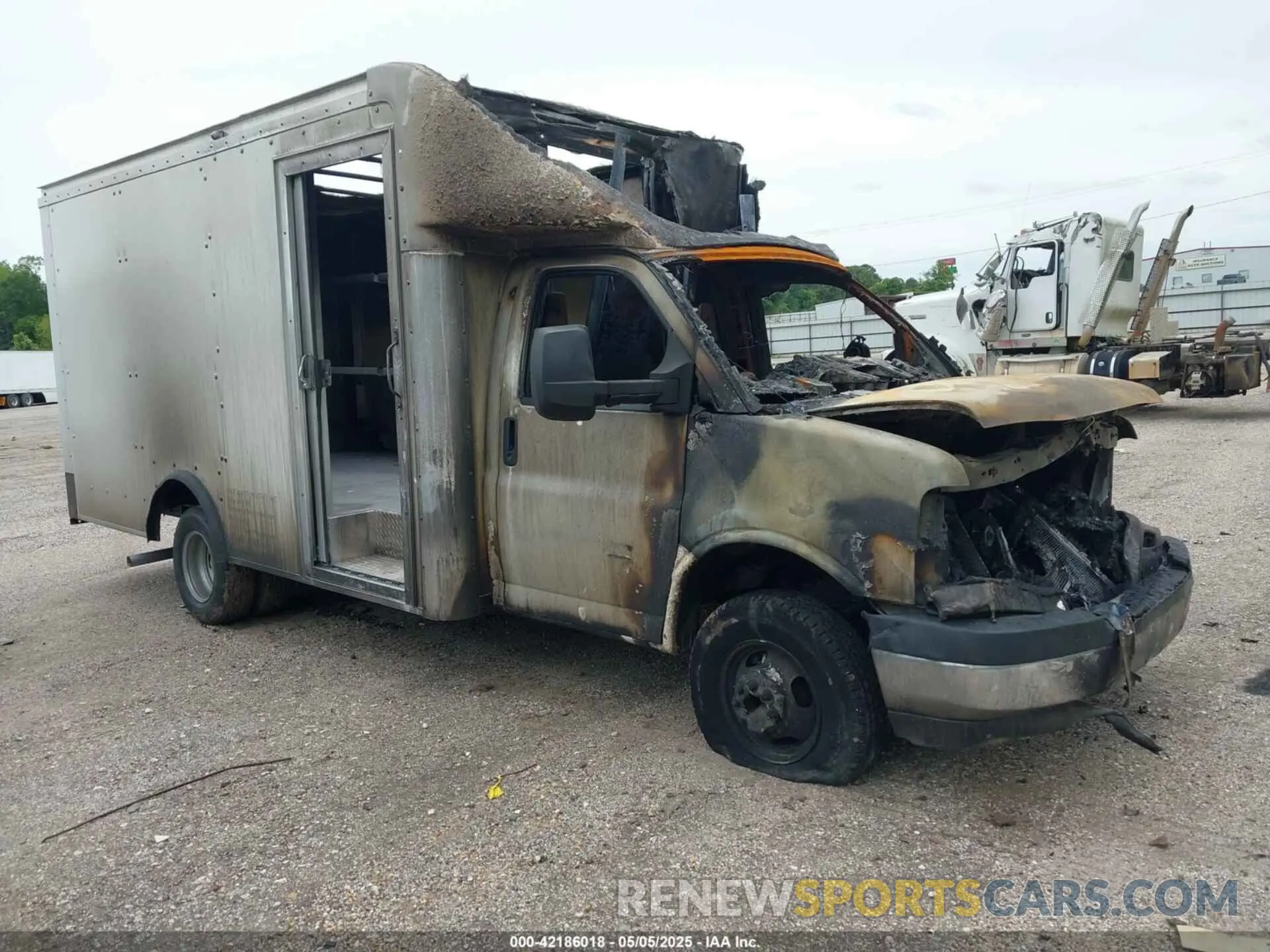 1 Photograph of a damaged car 1GB3GSC78N1289325 CHEVROLET EXPRESS CUTAWAY 2022
