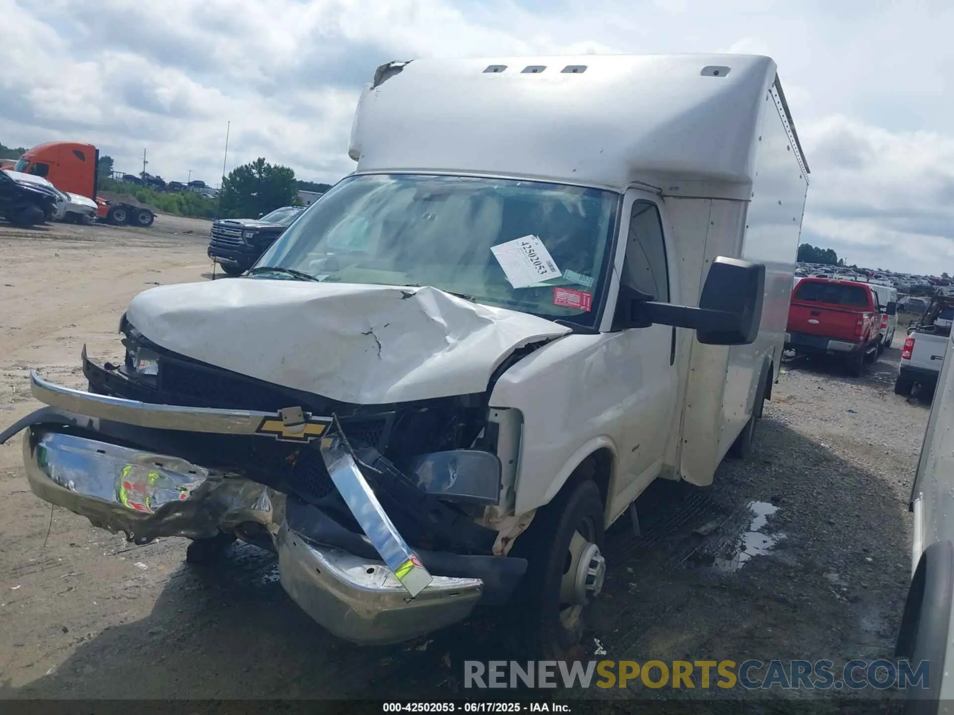 2 Photograph of a damaged car 1HA3GTC76NN002960 CHEVROLET EXPRESS CUTAWAY 2022