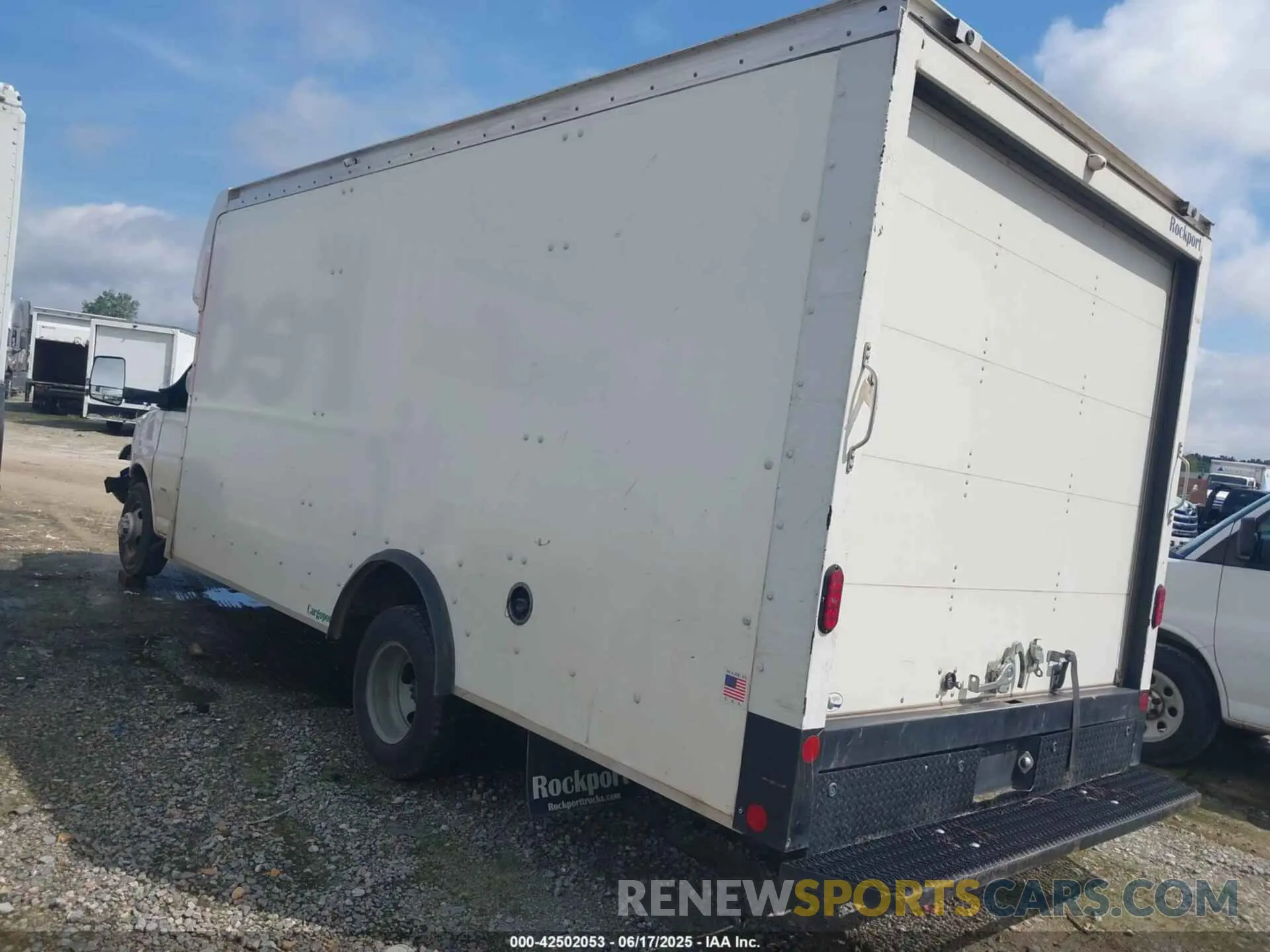 3 Photograph of a damaged car 1HA3GTC76NN002960 CHEVROLET EXPRESS CUTAWAY 2022