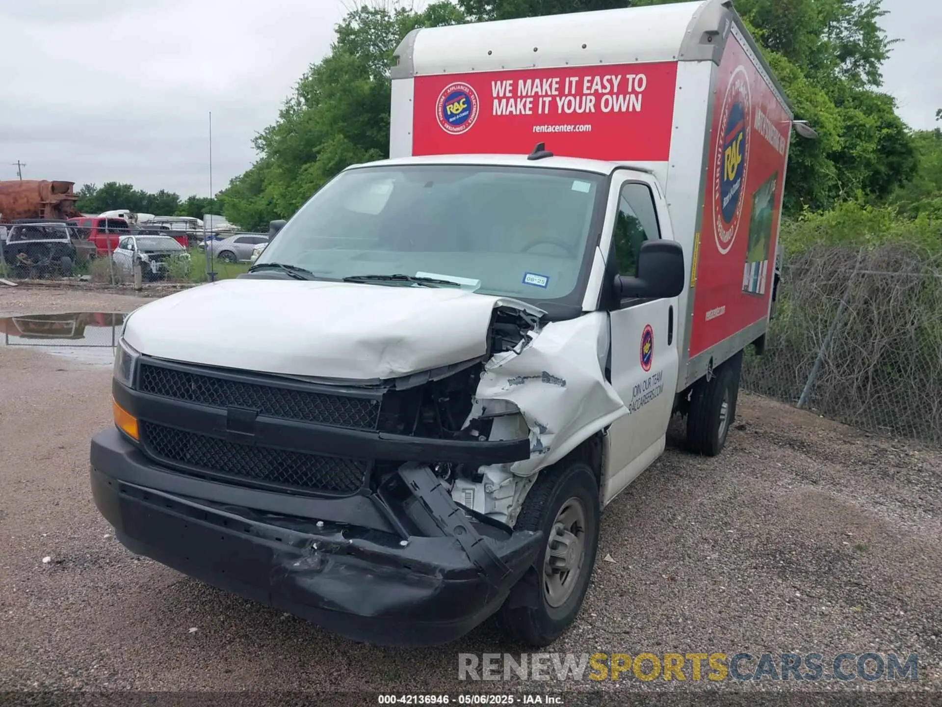 11 Photograph of a damaged car 1GB0GRFP9R1158336 CHEVROLET EXPRESS CUTAWAY 2024