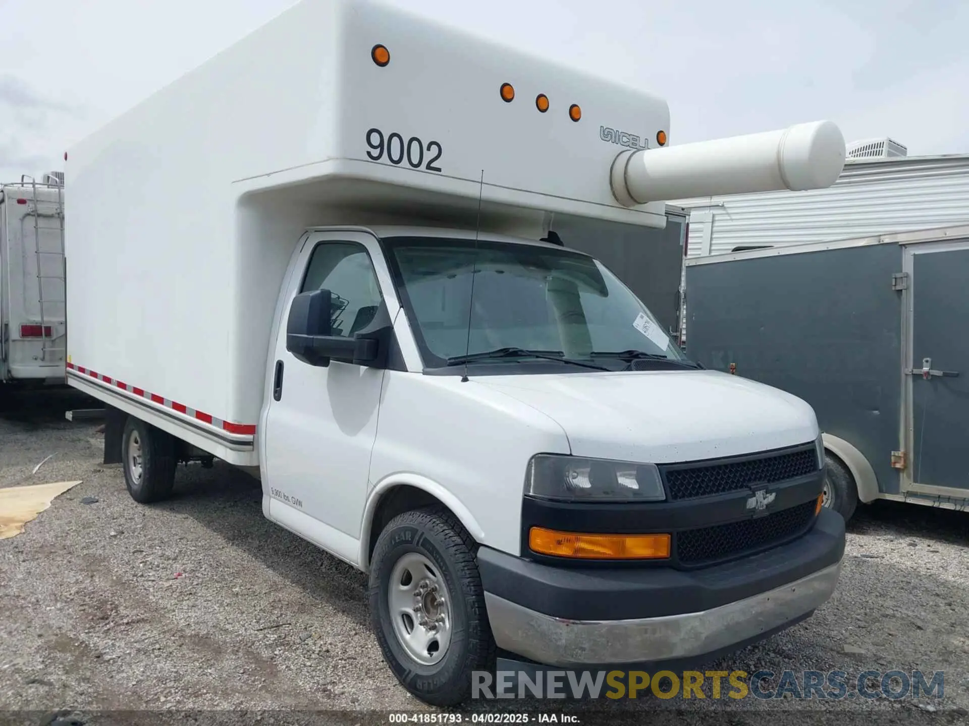 1 Photograph of a damaged car 1HA0GSFG5KN003828 CHEVROLET EXPRESS CUTAWAY 4500 2019