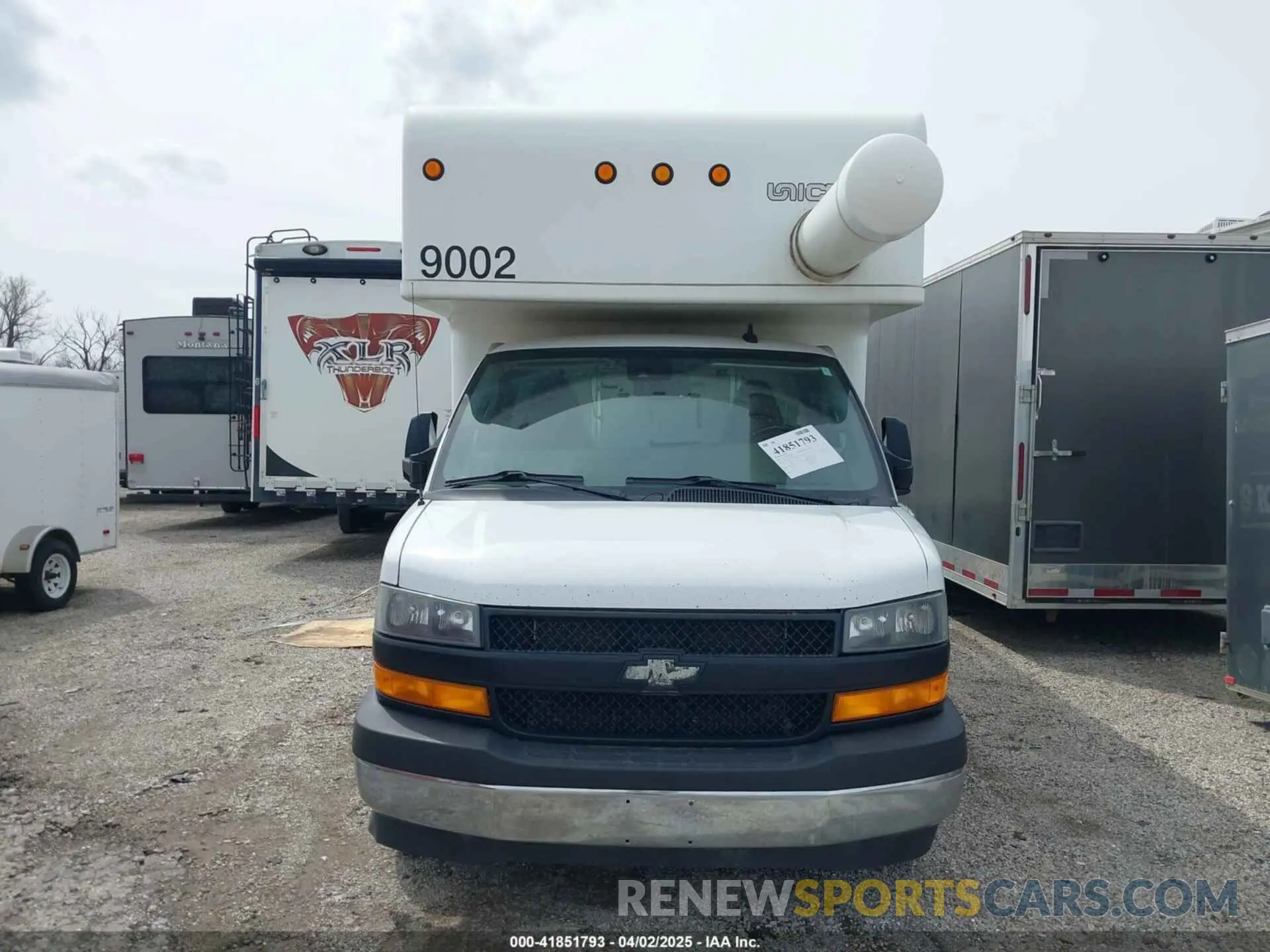 12 Photograph of a damaged car 1HA0GSFG5KN003828 CHEVROLET EXPRESS CUTAWAY 4500 2019