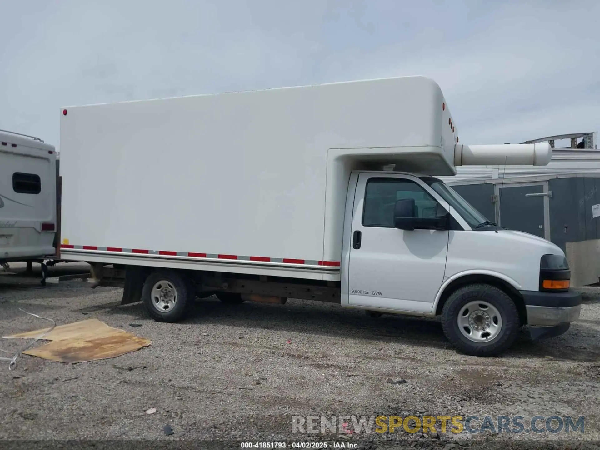 13 Photograph of a damaged car 1HA0GSFG5KN003828 CHEVROLET EXPRESS CUTAWAY 4500 2019