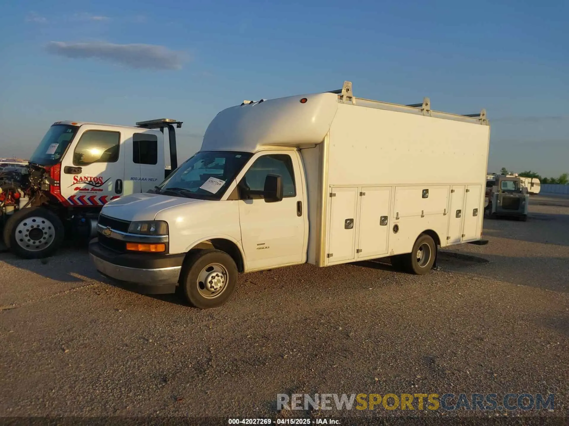 14 Photograph of a damaged car 1HA6GUC75MN005852 CHEVROLET EXPRESS CUTAWAY 4500 2021