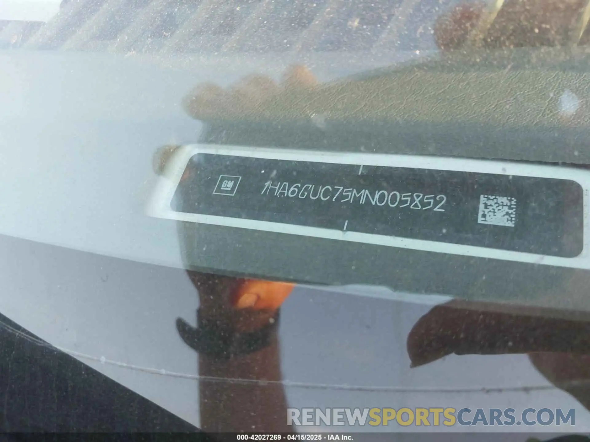 8 Photograph of a damaged car 1HA6GUC75MN005852 CHEVROLET EXPRESS CUTAWAY 4500 2021