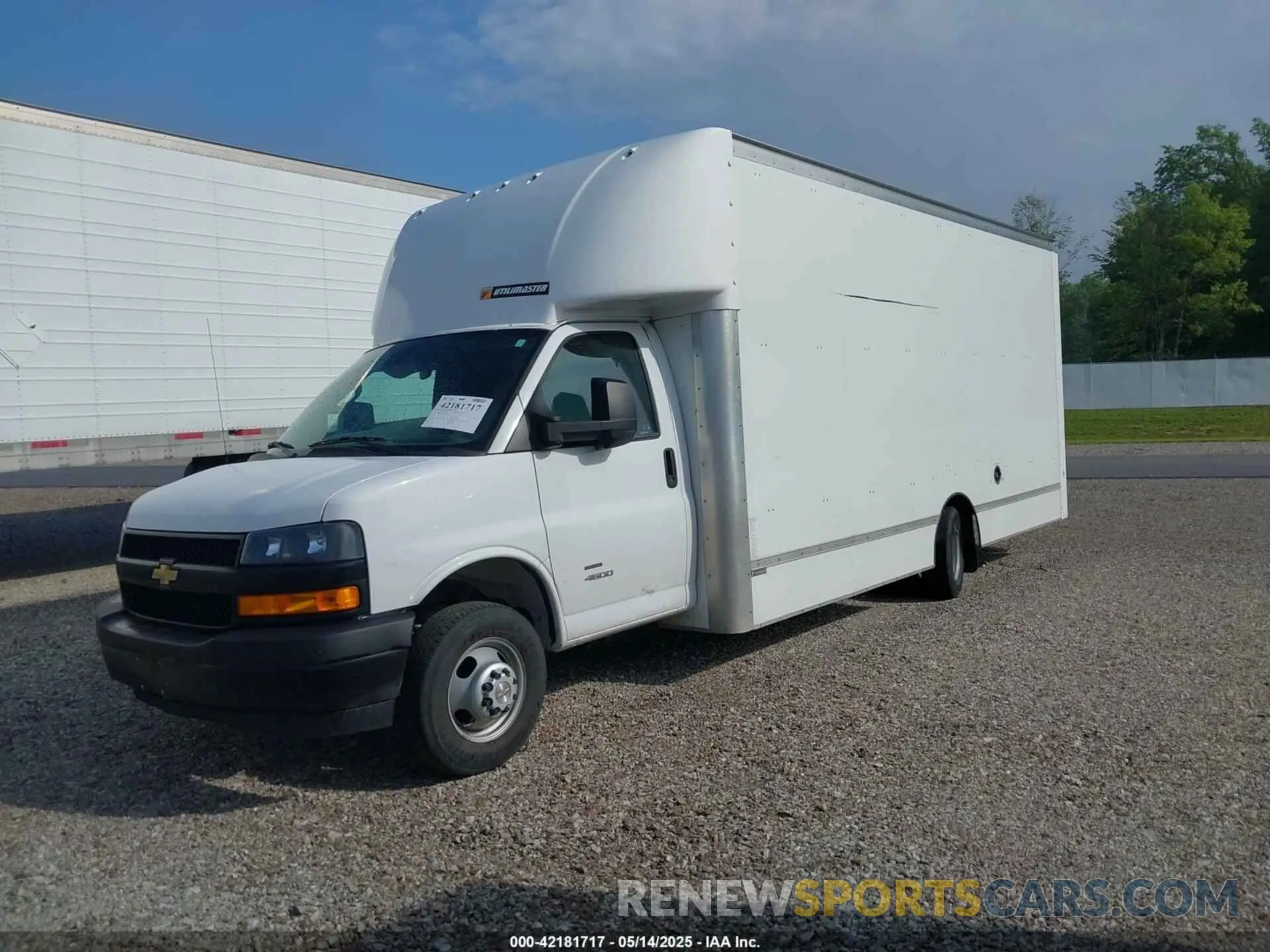 2 Photograph of a damaged car 1HA6GVC71MN010780 CHEVROLET EXPRESS CUTAWAY 4500 2021