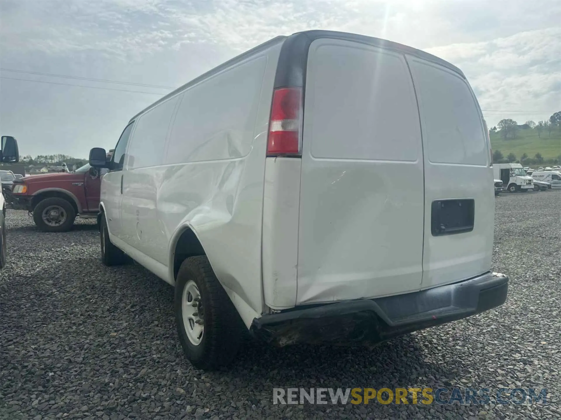 18 Photograph of a damaged car 1GCWGAF1XK1257899 CHEVROLET EXPRESS G2500 2019