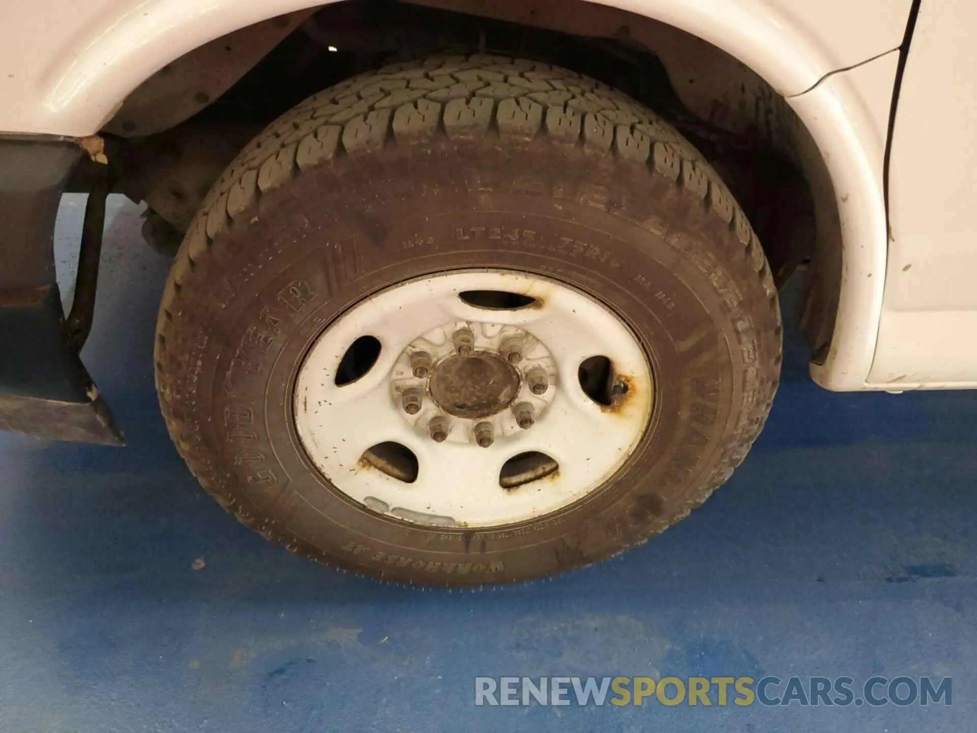 19 Photograph of a damaged car 1GCWGAF1XK1257899 CHEVROLET EXPRESS G2500 2019