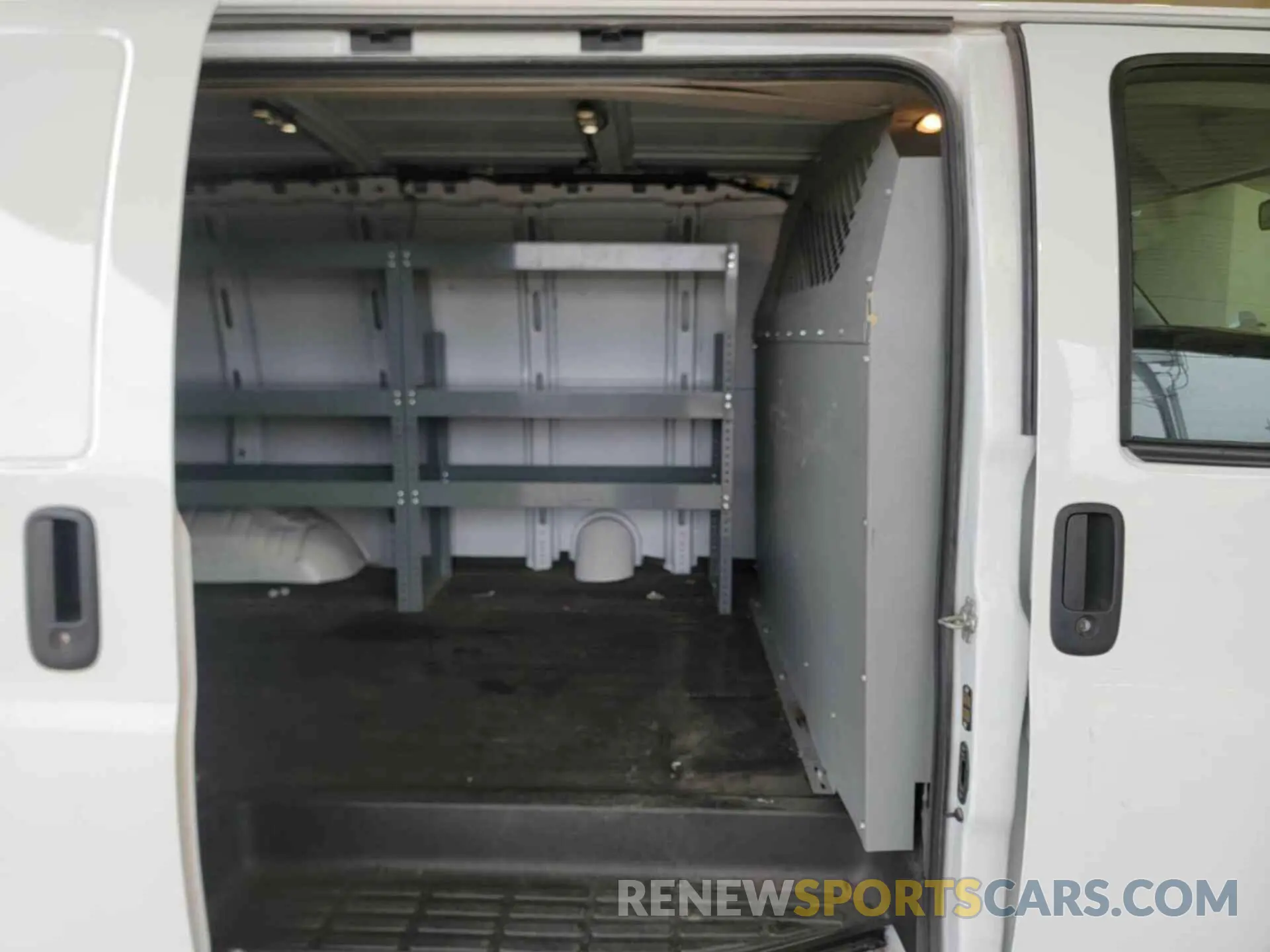 10 Photograph of a damaged car 1GCWGAFGXK1328281 CHEVROLET EXPRESS G2500 2019