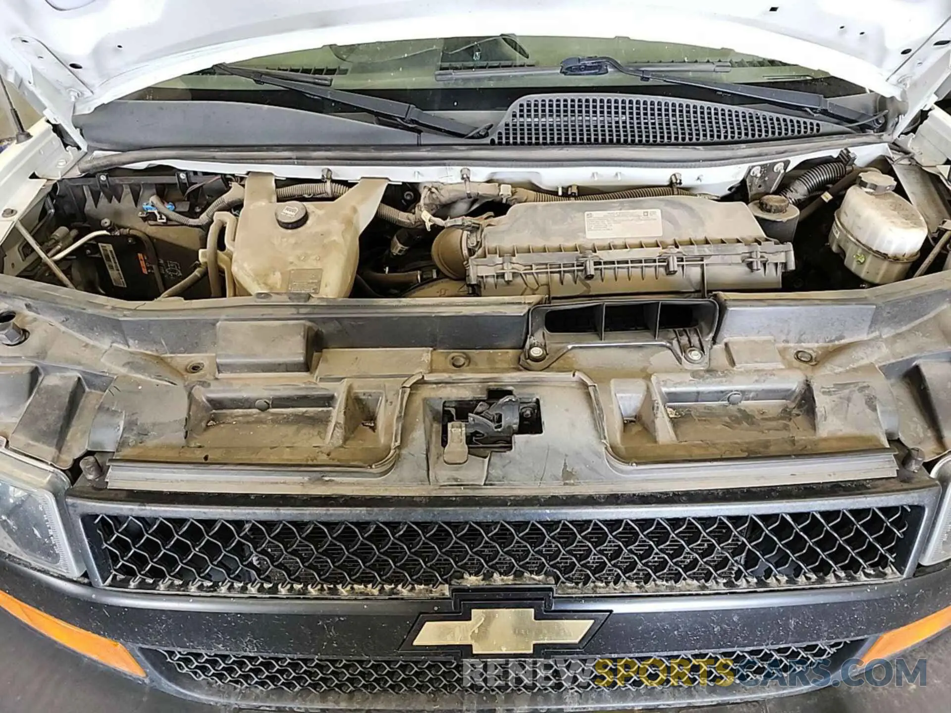 4 Photograph of a damaged car 1GCWGAFP1K1273848 CHEVROLET EXPRESS G2500 2019