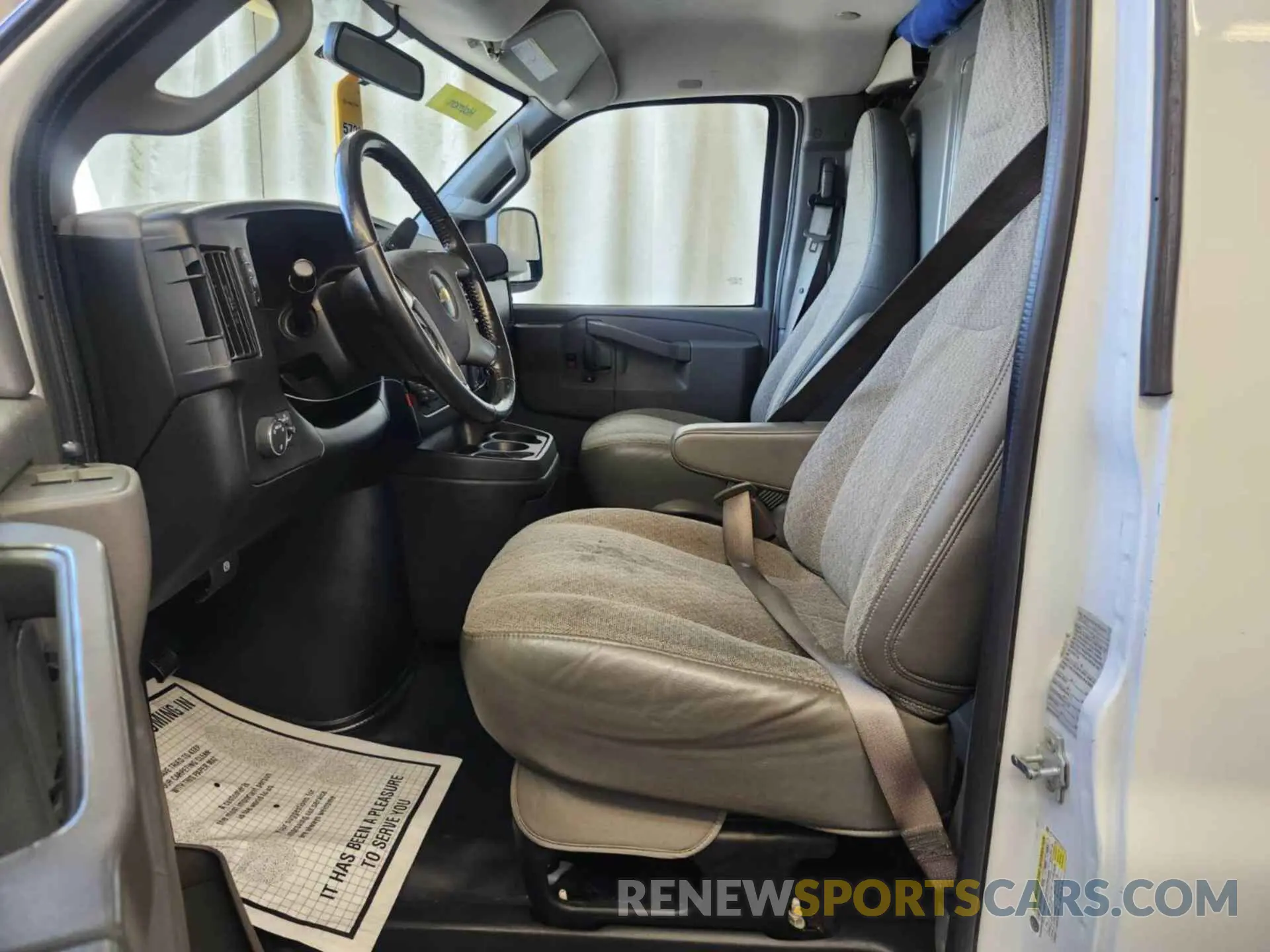 1 Photograph of a damaged car 1GCWGAFP1K1337712 CHEVROLET EXPRESS G2500 2019