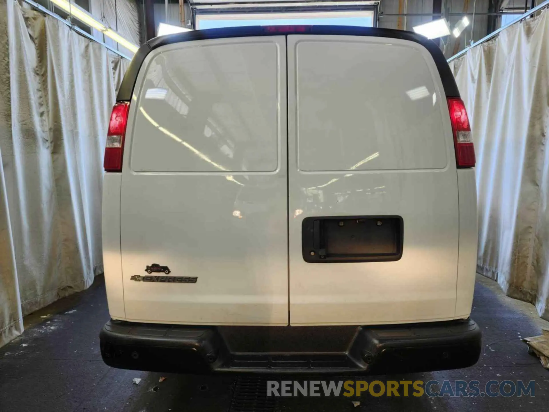 13 Photograph of a damaged car 1GCWGAFP1K1337712 CHEVROLET EXPRESS G2500 2019