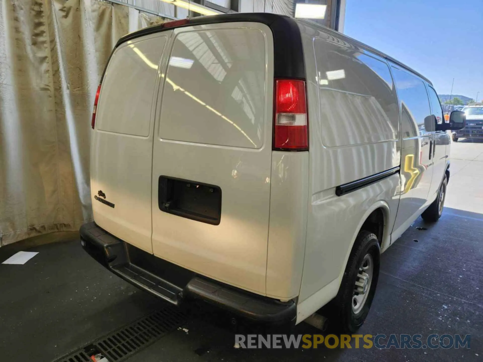 24 Photograph of a damaged car 1GCWGAFP1K1337712 CHEVROLET EXPRESS G2500 2019