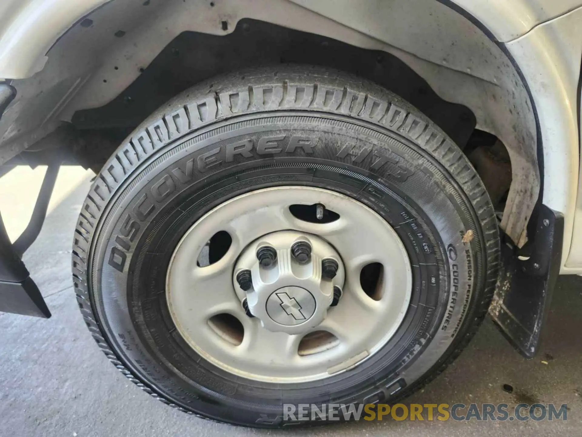 30 Photograph of a damaged car 1GCWGAFP1K1337712 CHEVROLET EXPRESS G2500 2019