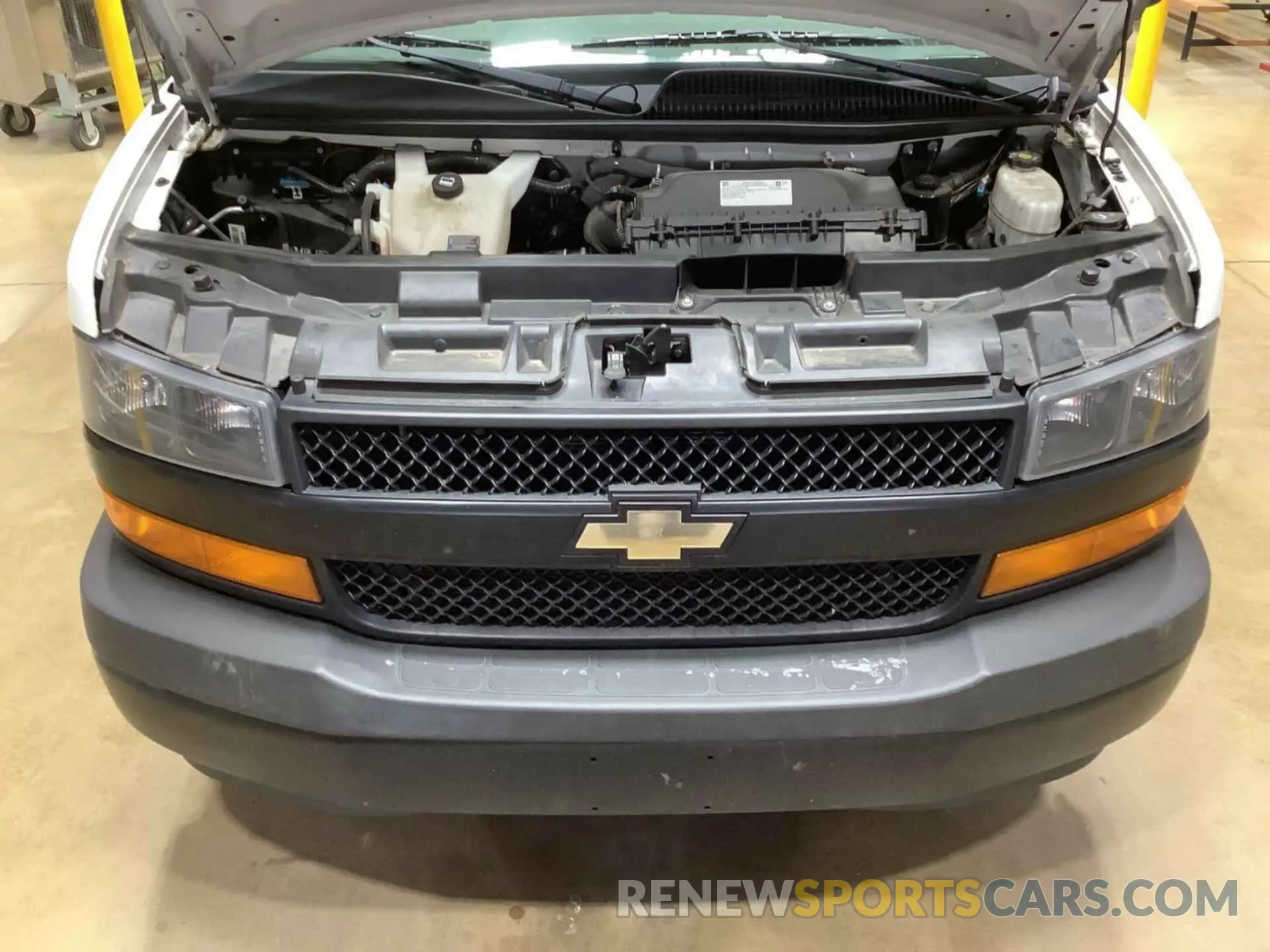 8 Photograph of a damaged car 1GCWGAFP4K1187286 CHEVROLET EXPRESS G2500 2019