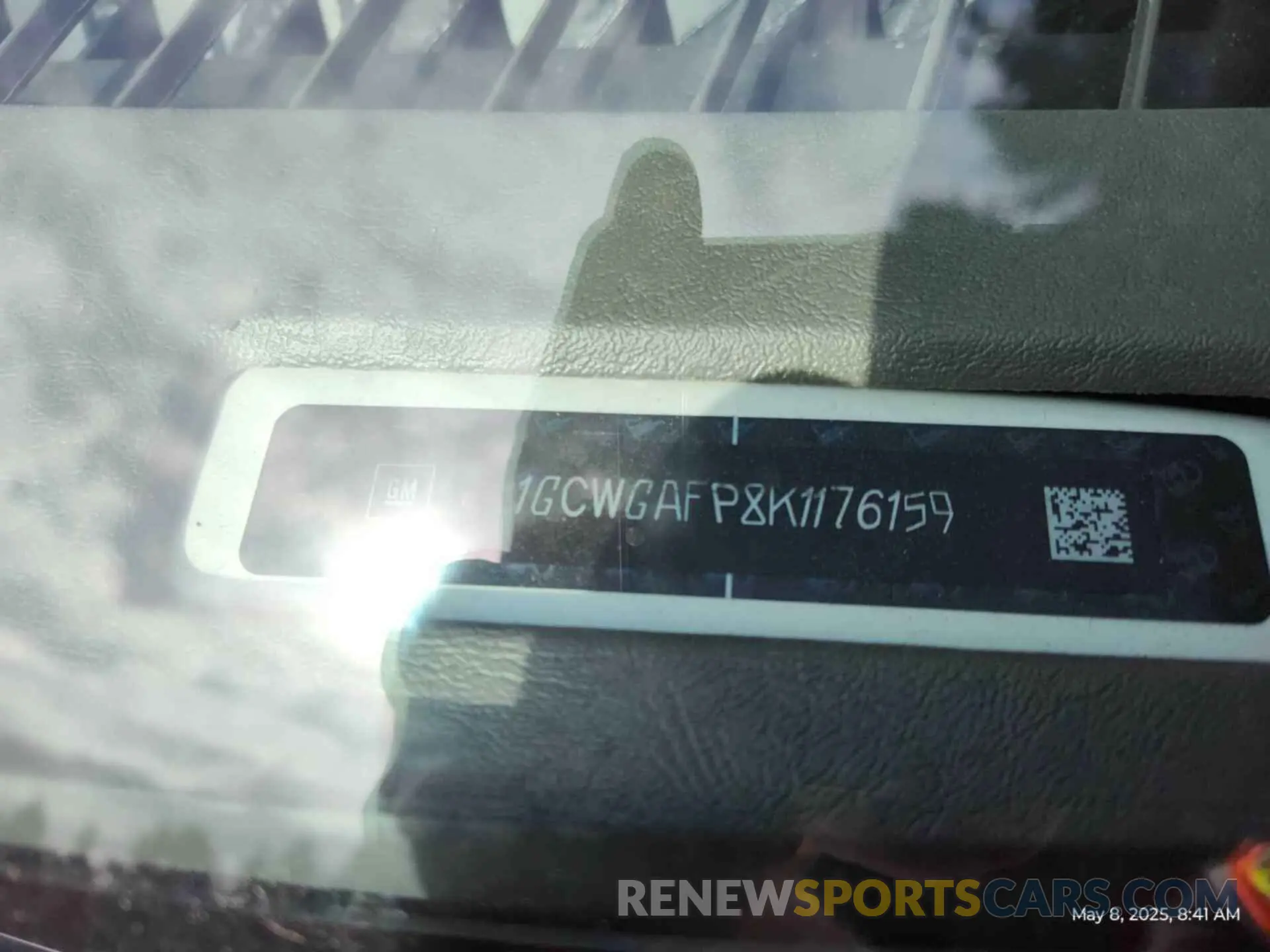 1 Photograph of a damaged car 1GCWGAFP8K1176159 CHEVROLET EXPRESS G2500 2019