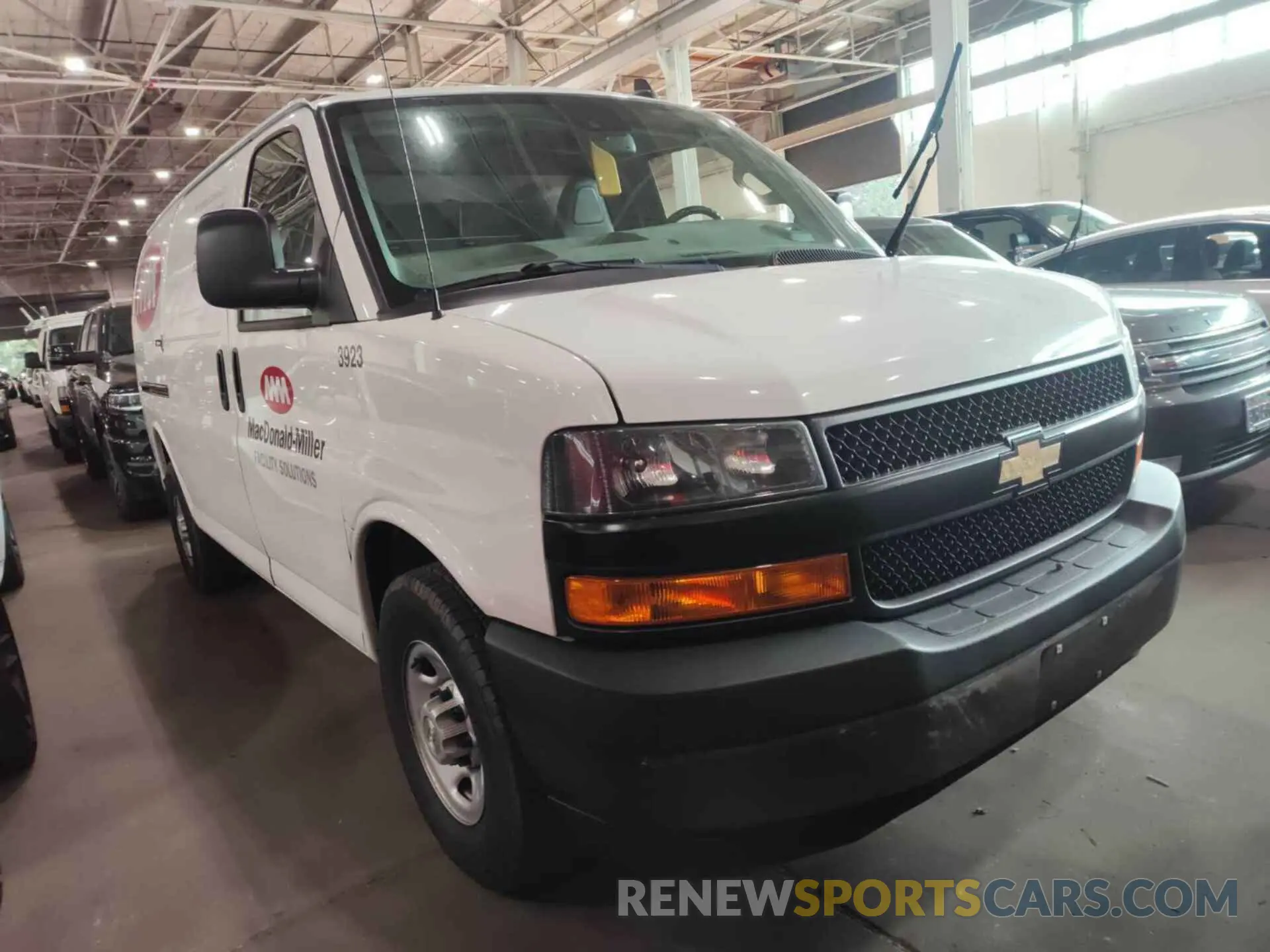 18 Photograph of a damaged car 1GCWGAFP8K1176159 CHEVROLET EXPRESS G2500 2019