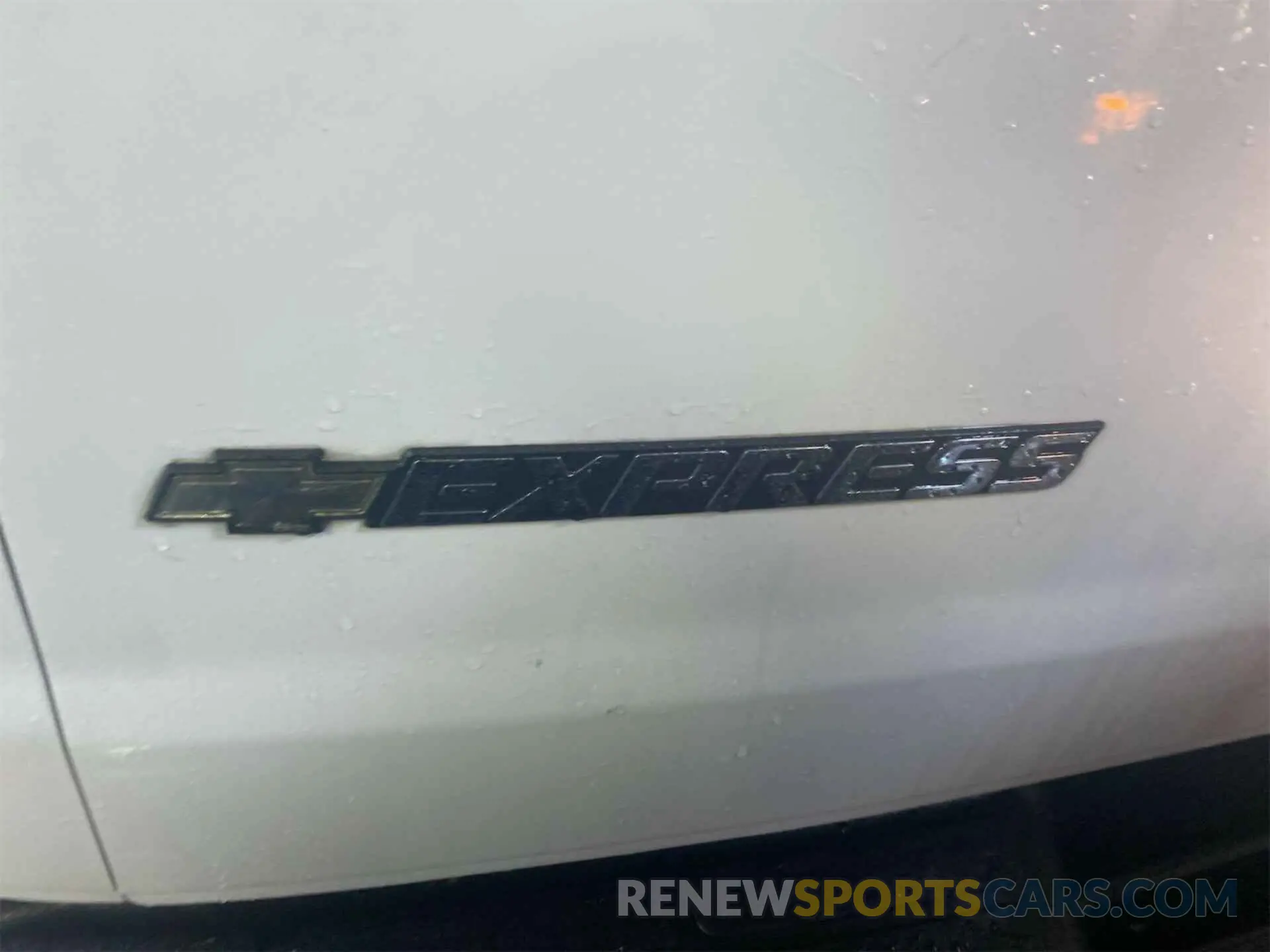 2 Photograph of a damaged car 1GCWGAFP8K1176159 CHEVROLET EXPRESS G2500 2019