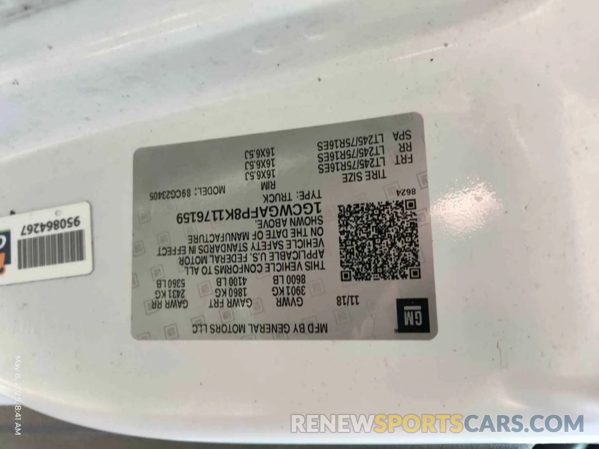 22 Photograph of a damaged car 1GCWGAFP8K1176159 CHEVROLET EXPRESS G2500 2019