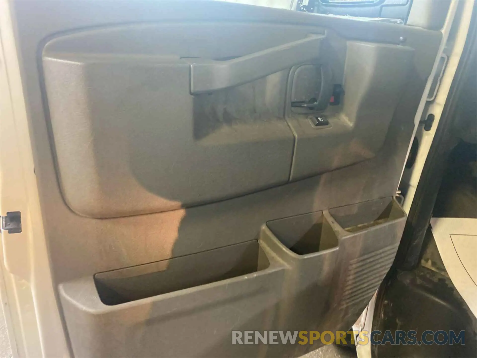 26 Photograph of a damaged car 1GCWGAFP8K1176159 CHEVROLET EXPRESS G2500 2019