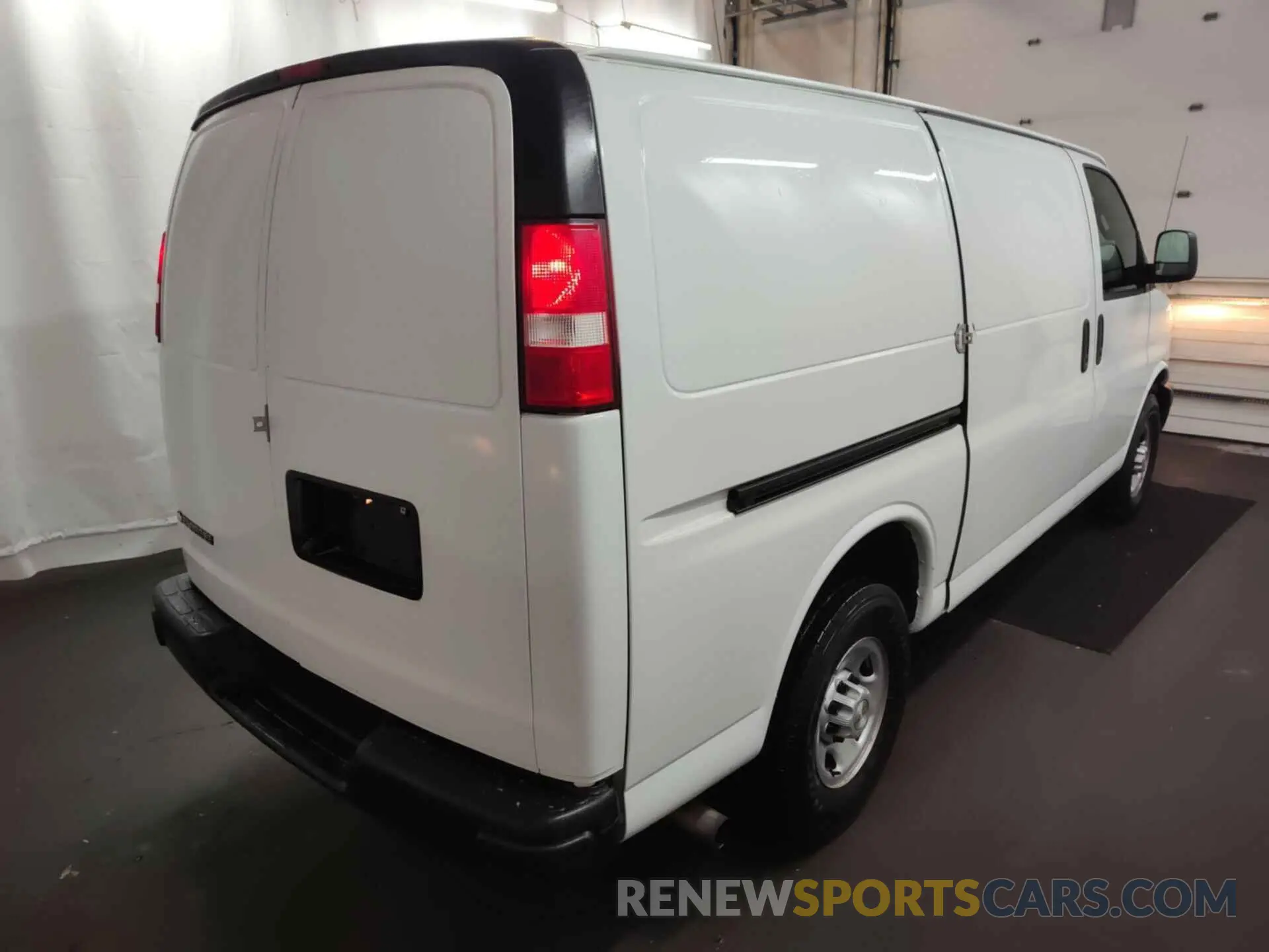 6 Photograph of a damaged car 1GCWGAFP8K1176159 CHEVROLET EXPRESS G2500 2019