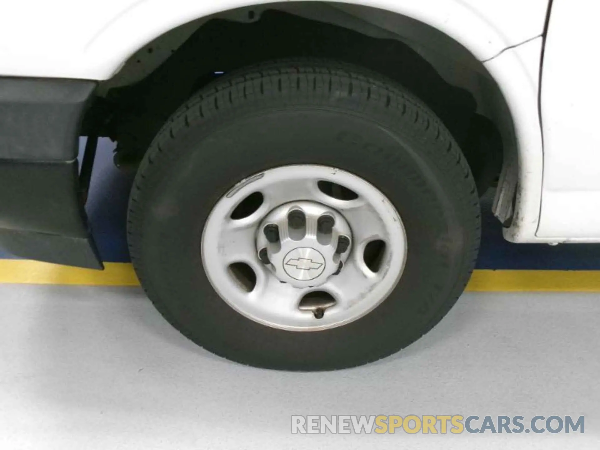 1 Photograph of a damaged car 1GCWGAFP9K1271149 CHEVROLET EXPRESS G2500 2019