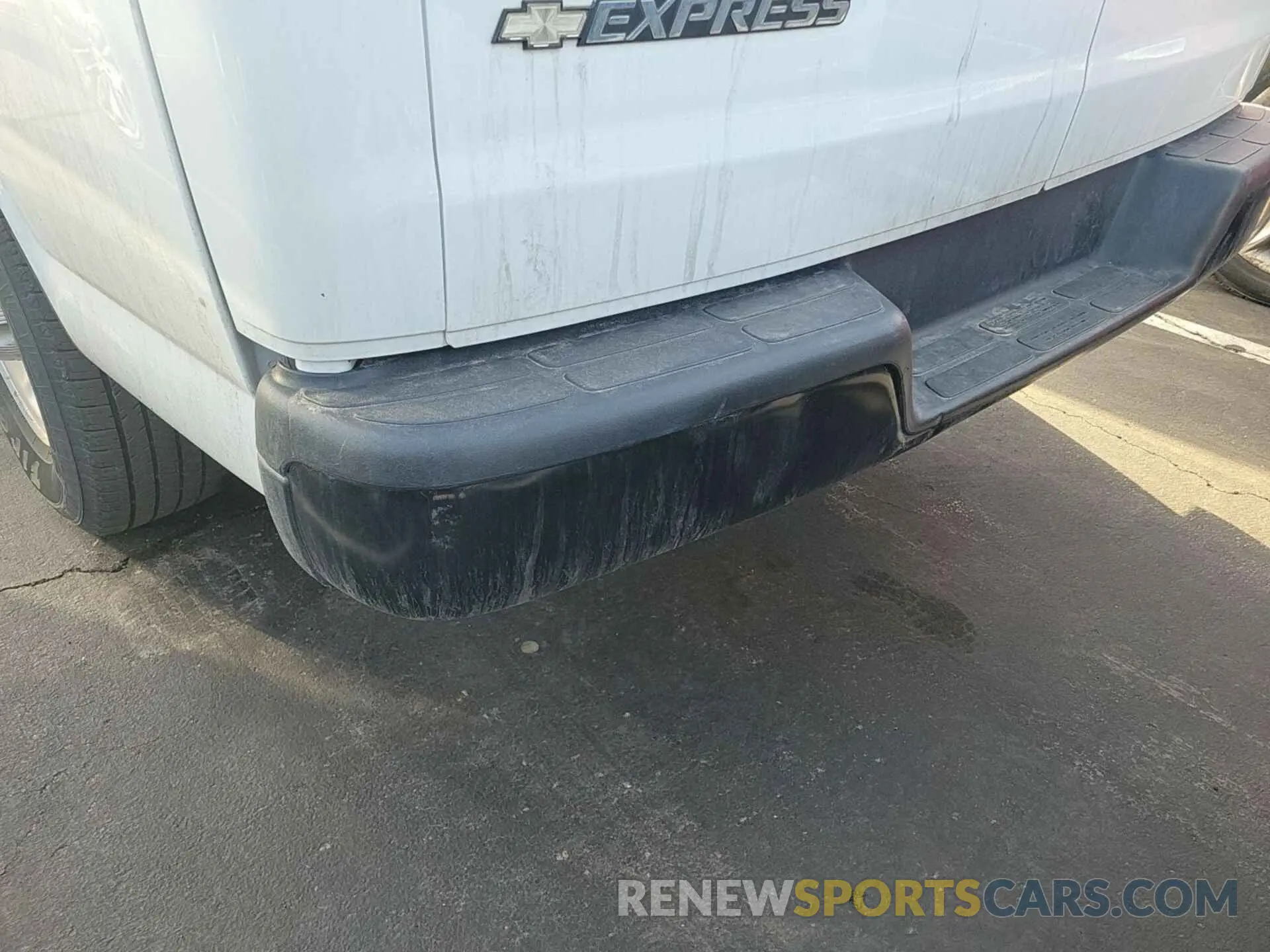 15 Photograph of a damaged car 1GCWGAFPXK1202597 CHEVROLET EXPRESS G2500 2019