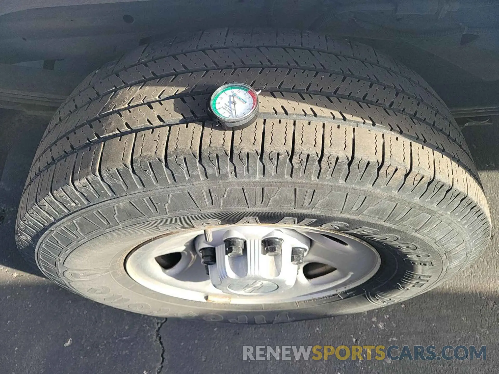 5 Photograph of a damaged car 1GCWGAFPXK1202597 CHEVROLET EXPRESS G2500 2019