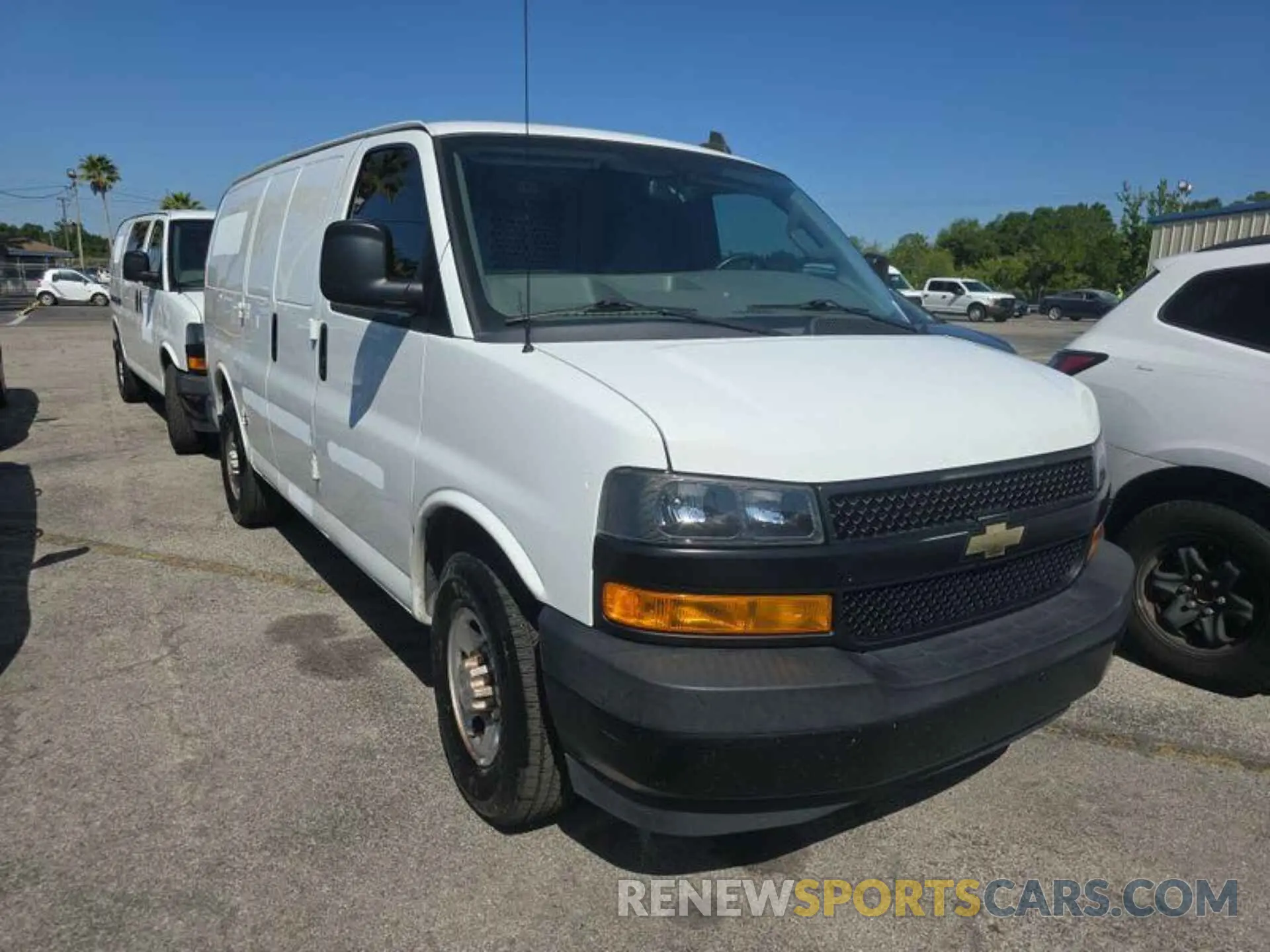 17 Photograph of a damaged car 1GCWGAFG3L1276073 CHEVROLET EXPRESS G2500 2020