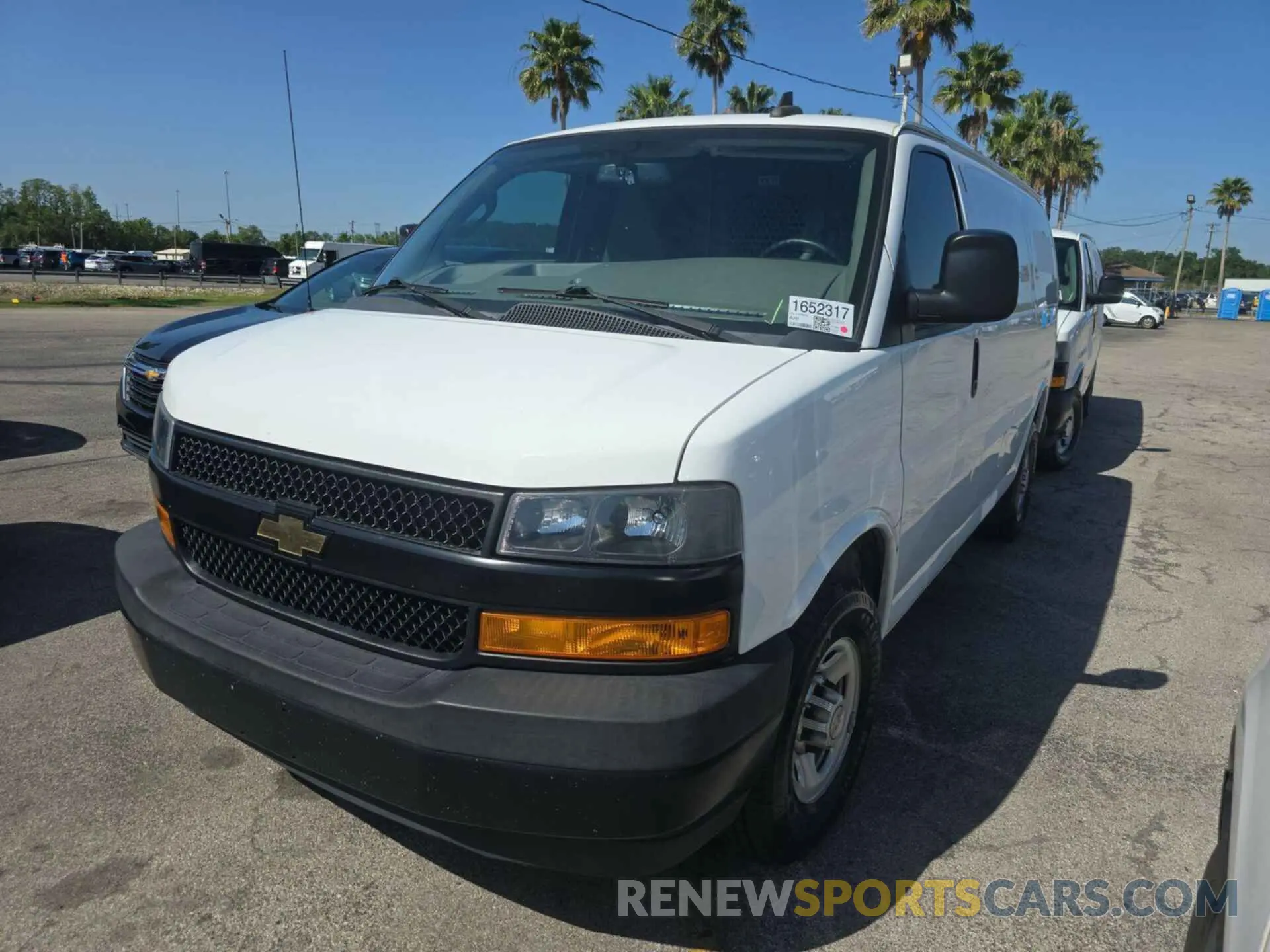 18 Photograph of a damaged car 1GCWGAFG3L1276073 CHEVROLET EXPRESS G2500 2020