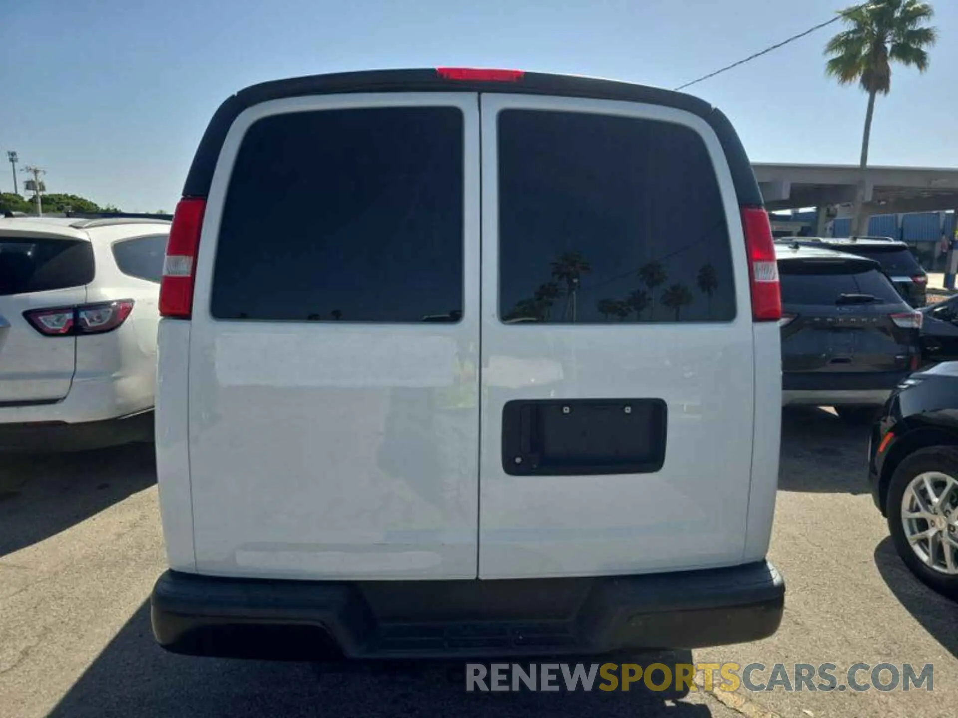 23 Photograph of a damaged car 1GCWGAFG3L1276073 CHEVROLET EXPRESS G2500 2020