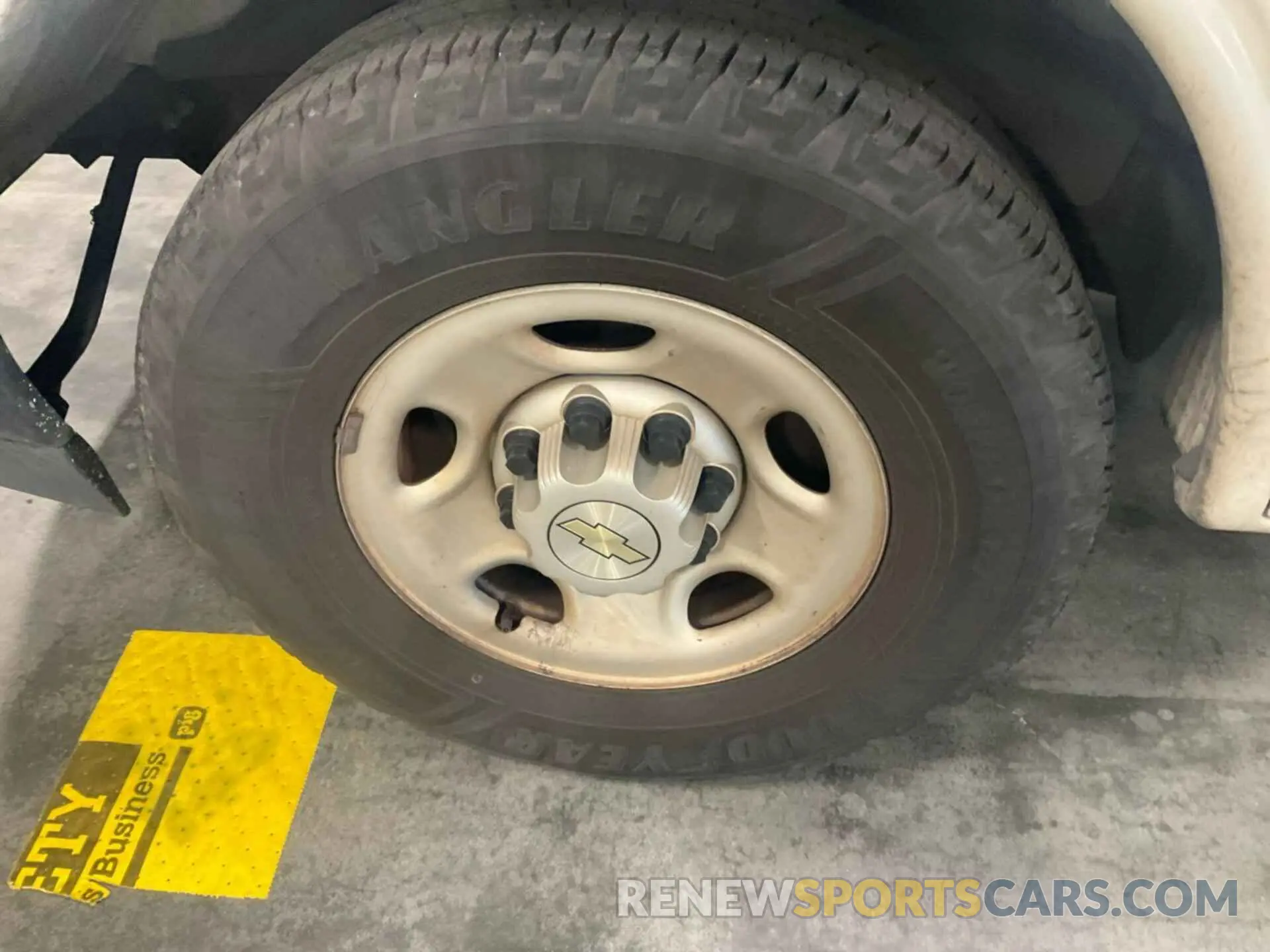 15 Photograph of a damaged car 1GCWGAFG6L1164285 CHEVROLET EXPRESS G2500 2020