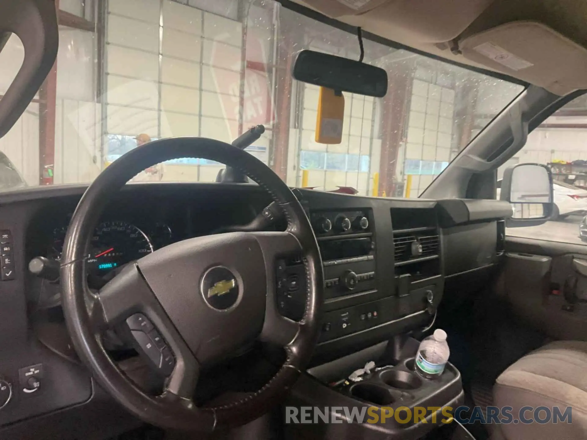8 Photograph of a damaged car 1GCWGAFG6L1164285 CHEVROLET EXPRESS G2500 2020