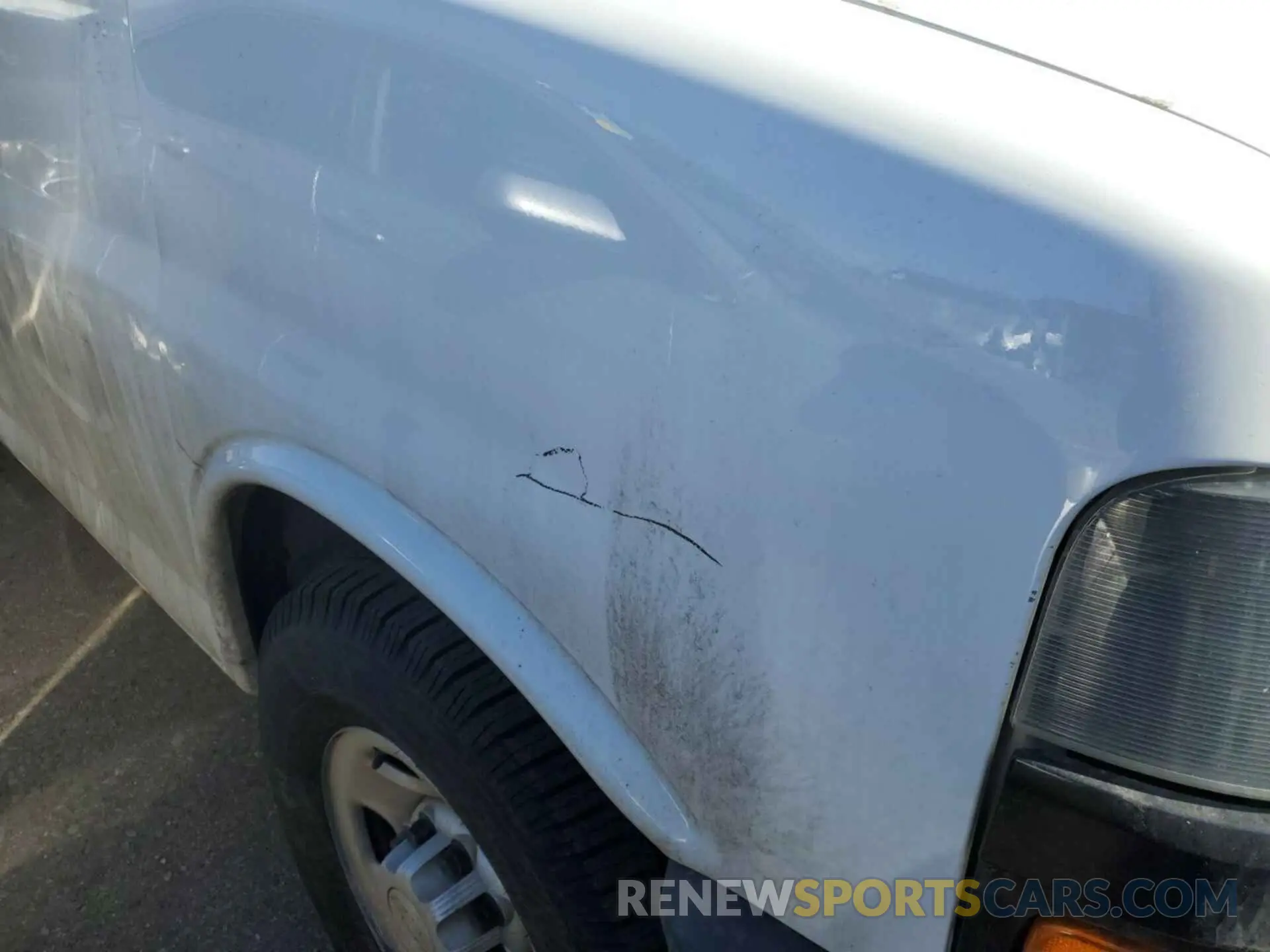 23 Photograph of a damaged car 1GCWGAFG7L1243688 CHEVROLET EXPRESS G2500 2020