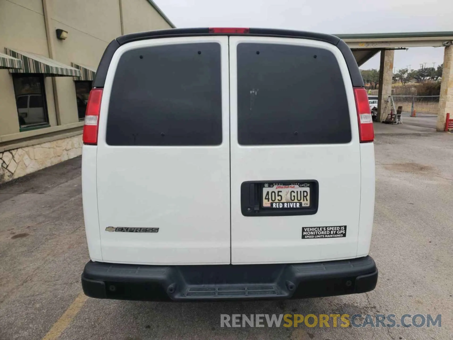 22 Photograph of a damaged car 1GCWGAFG8L1252898 CHEVROLET EXPRESS G2500 2020