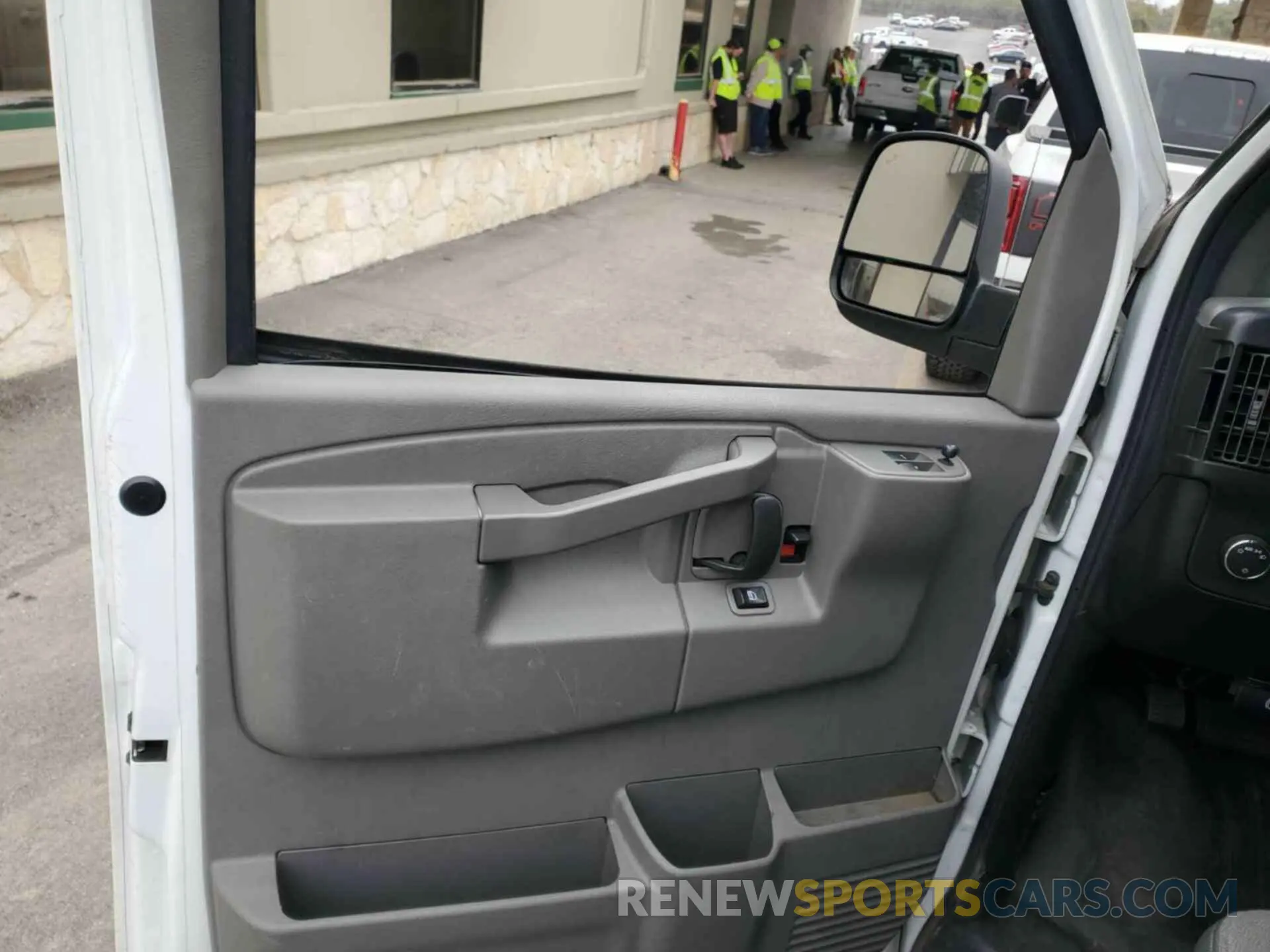 24 Photograph of a damaged car 1GCWGAFG8L1252898 CHEVROLET EXPRESS G2500 2020