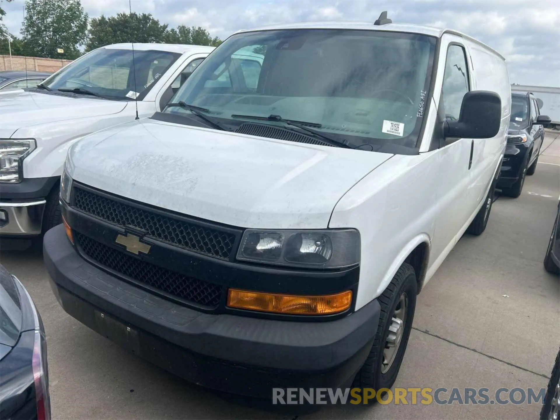 8 Photograph of a damaged car 1GCWGAFGXL1252899 CHEVROLET EXPRESS G2500 2020