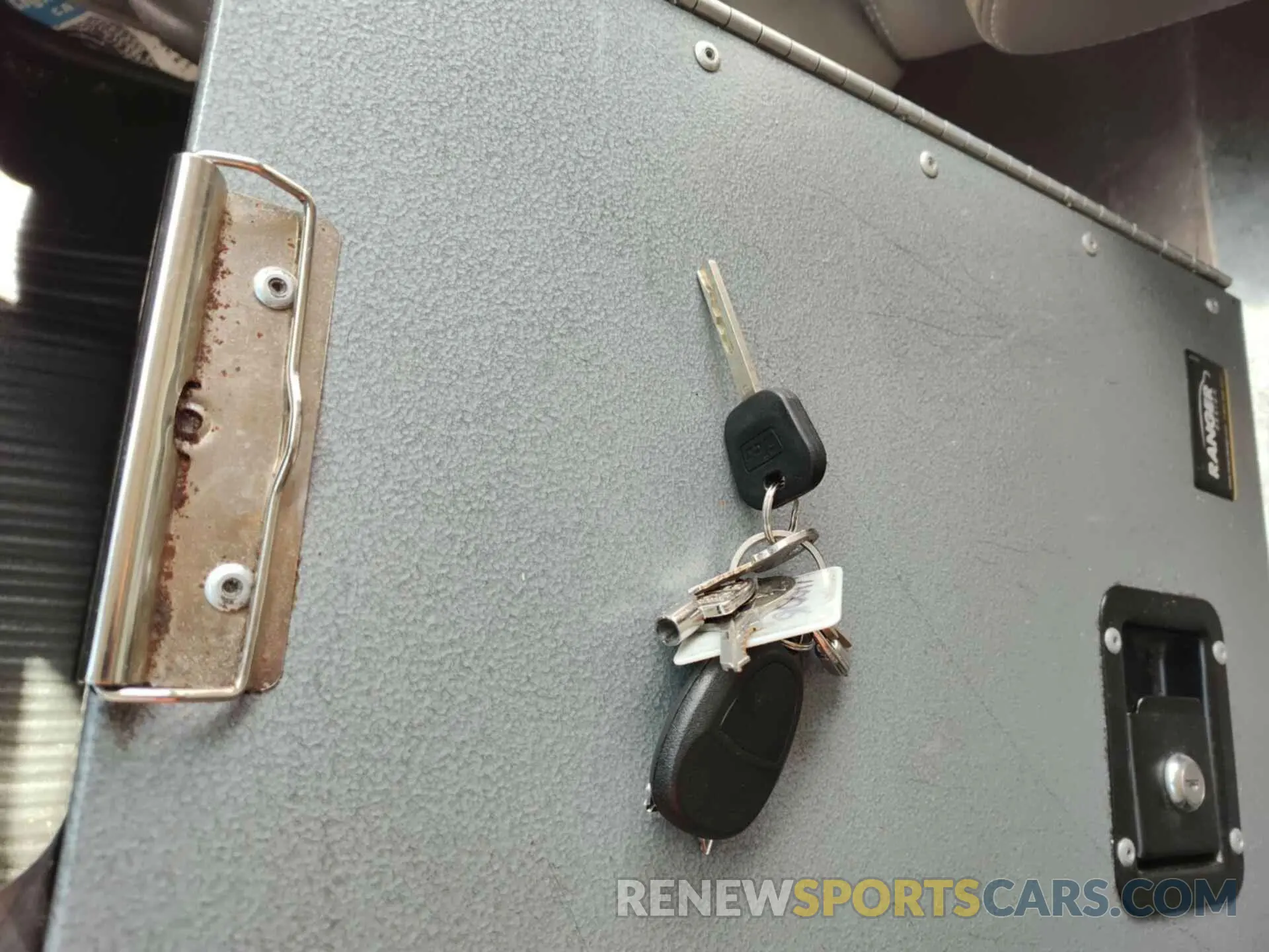 18 Photograph of a damaged car 1GCWGAFP5L1176802 CHEVROLET EXPRESS G2500 2020