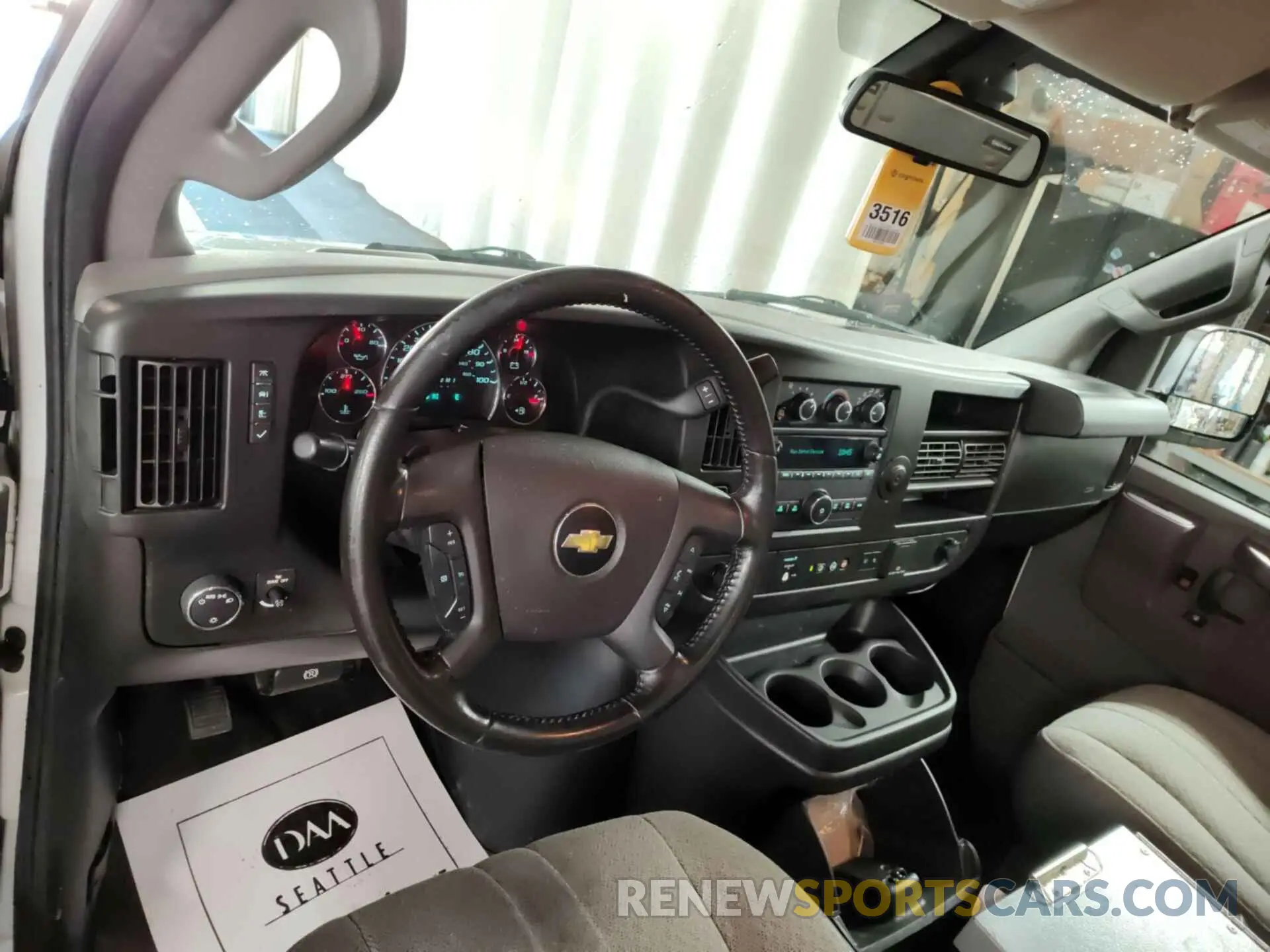 24 Photograph of a damaged car 1GCWGAFP5L1176802 CHEVROLET EXPRESS G2500 2020