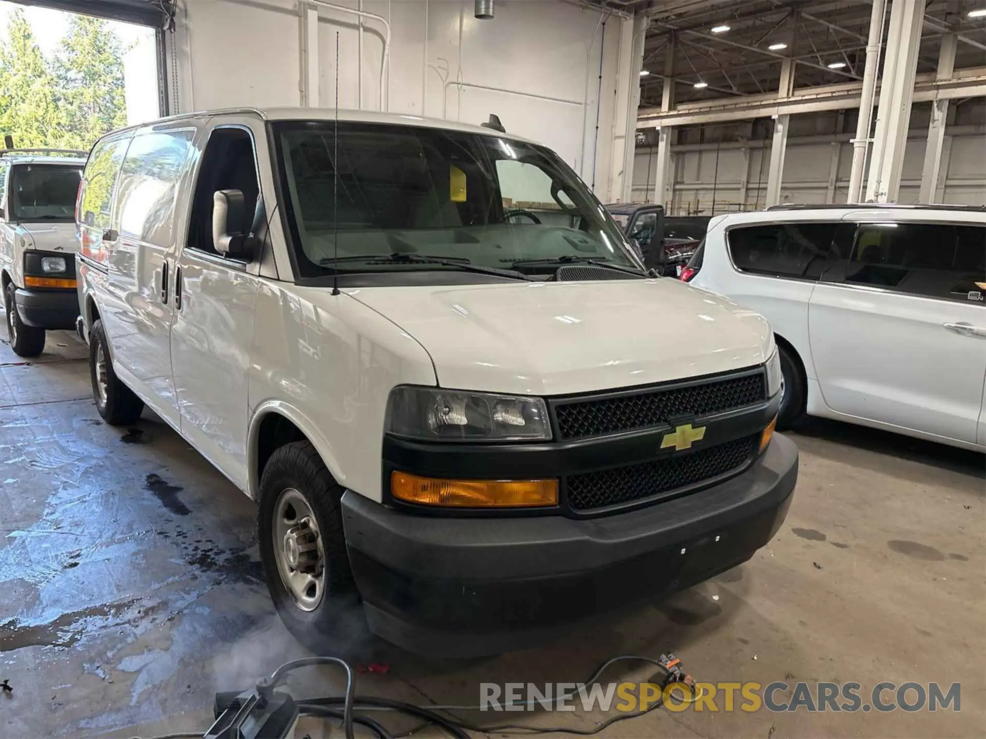 8 Photograph of a damaged car 1GCWGAFP5L1176802 CHEVROLET EXPRESS G2500 2020