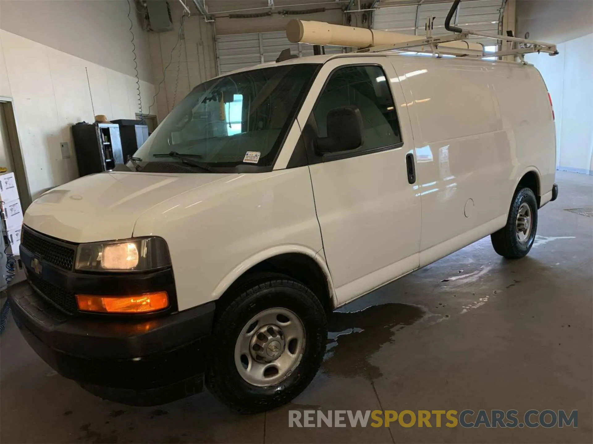 18 Photograph of a damaged car 1GCWGAFPXL1253115 CHEVROLET EXPRESS G2500 2020