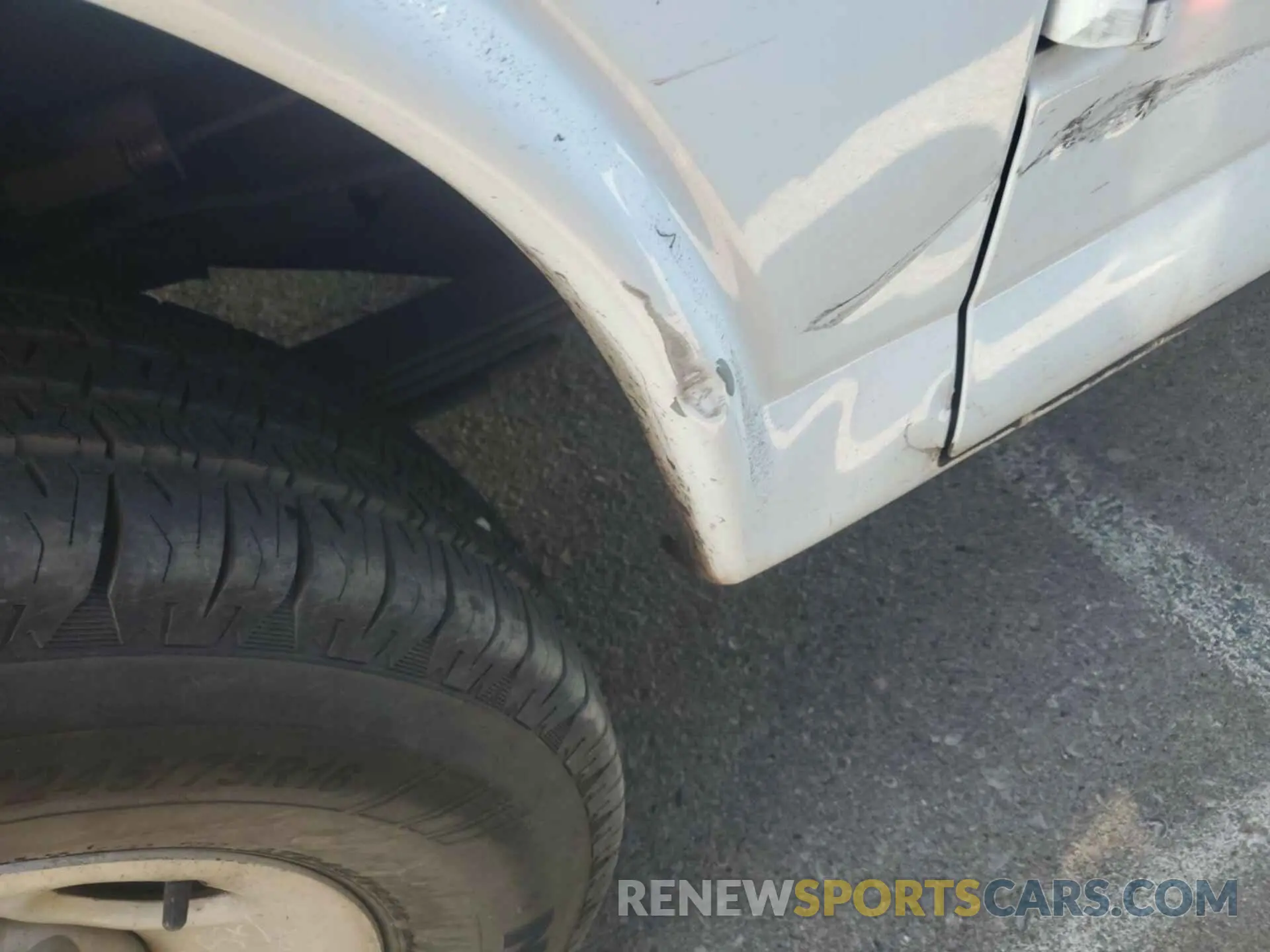 19 Photograph of a damaged car 1GCWGAFPXL1253115 CHEVROLET EXPRESS G2500 2020