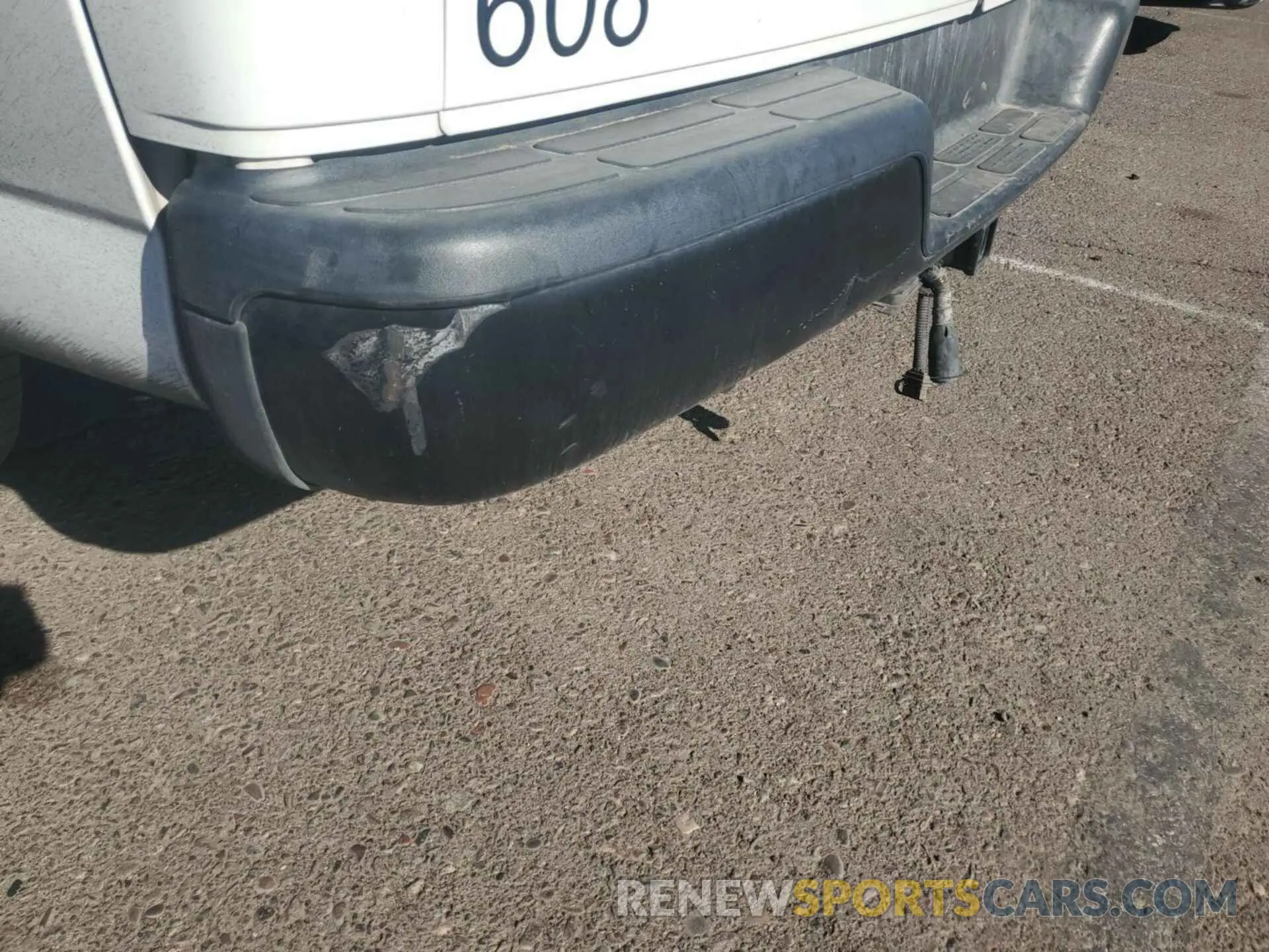 5 Photograph of a damaged car 1GCWGAFPXL1253115 CHEVROLET EXPRESS G2500 2020