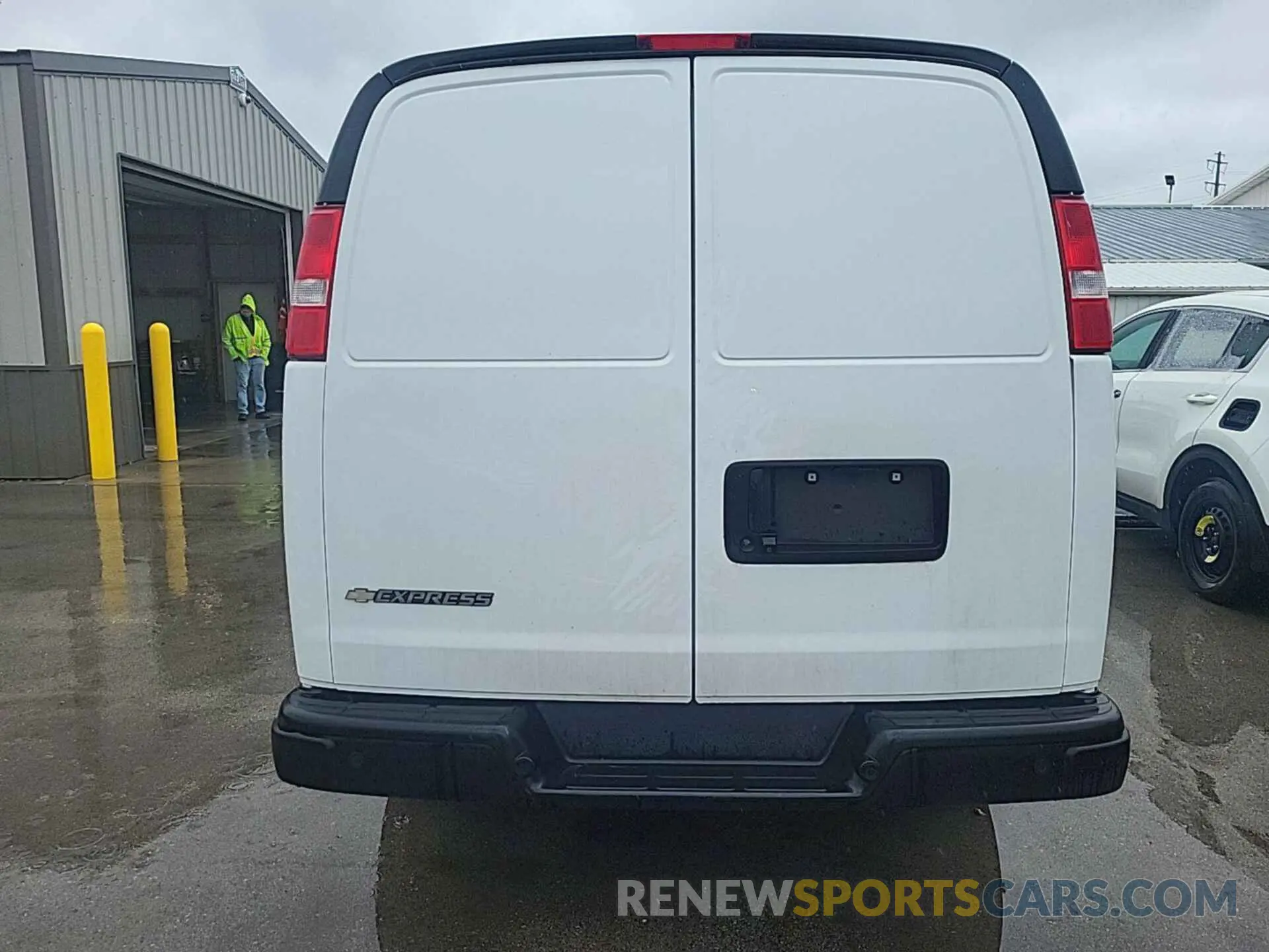 11 Photograph of a damaged car 1GCWGAFP9M1312530 CHEVROLET EXPRESS G2500 2021
