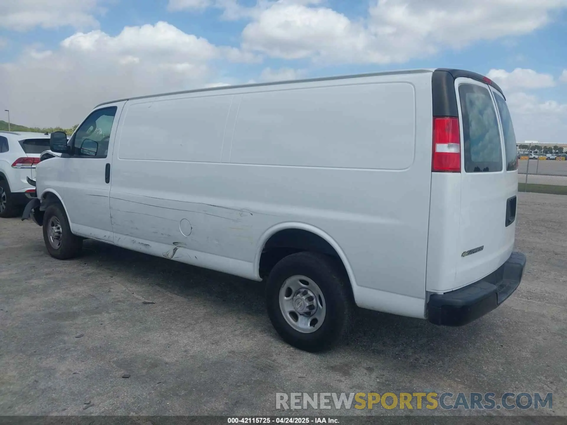 3 Photograph of a damaged car 1GCWGBFP9M1154499 CHEVROLET EXPRESS G2500 2021