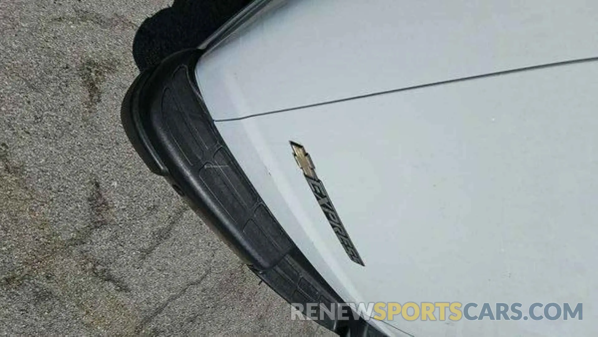 4 Photograph of a damaged car 1GCWGAFP1N1256617 CHEVROLET EXPRESS G2500 2022
