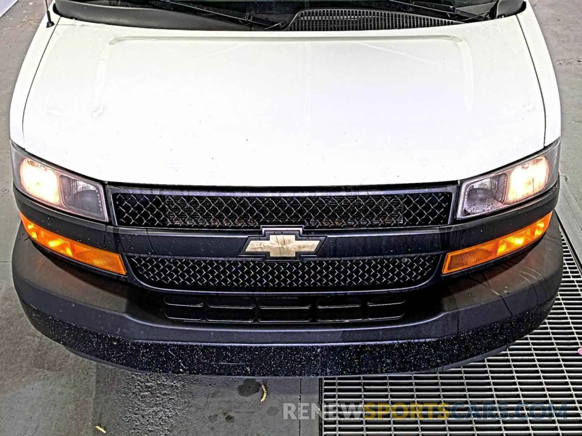 11 Photograph of a damaged car 1GCWGAFP6N1271209 CHEVROLET EXPRESS G2500 2022