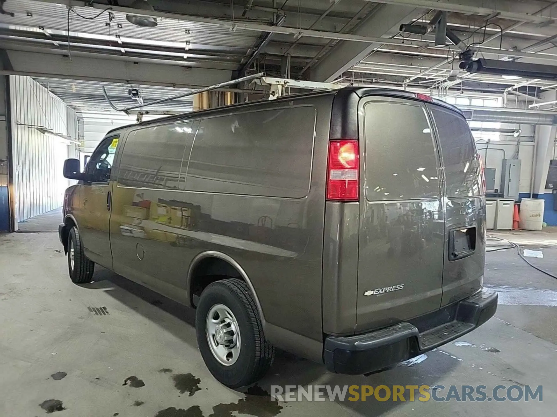 12 Photograph of a damaged car 1GCZGGFG7K1355860 CHEVROLET EXPRESS G3500 2019
